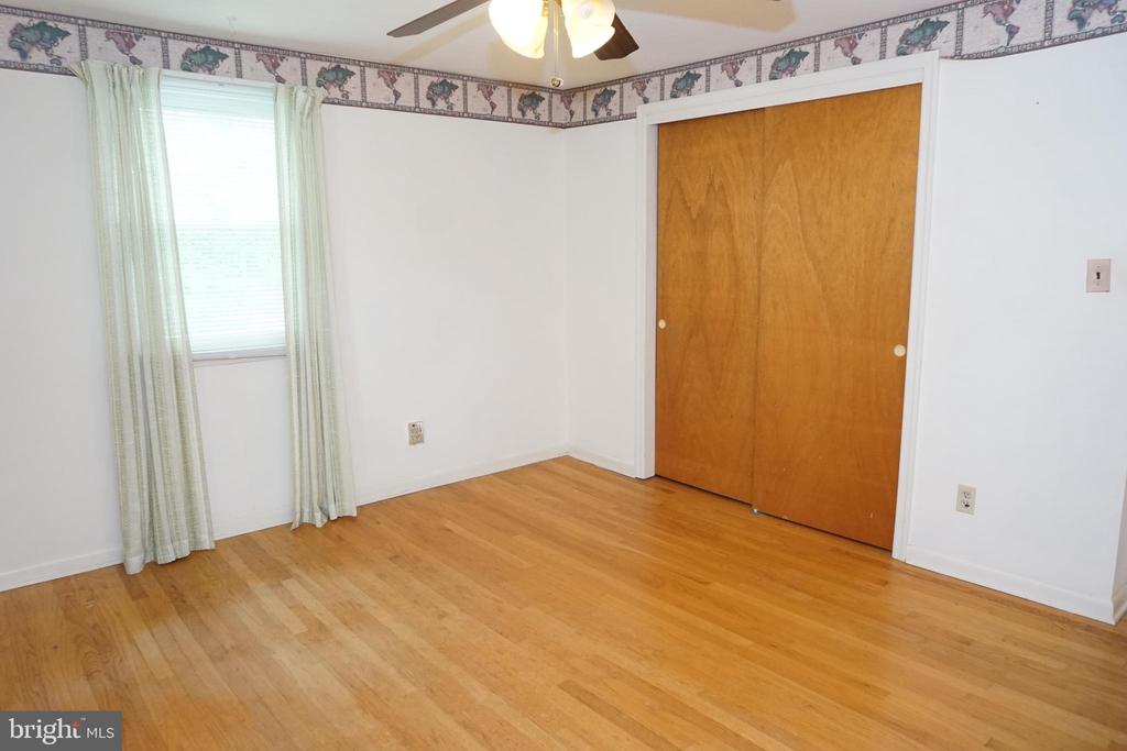 1304 CHEZ COURT