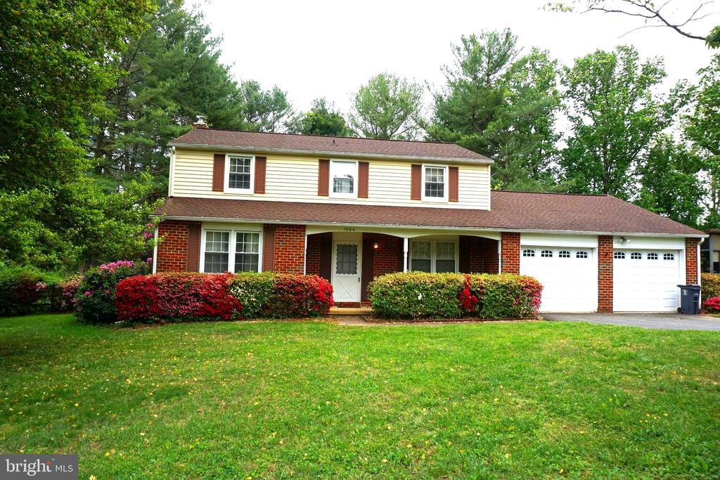 1304 CHEZ COURT