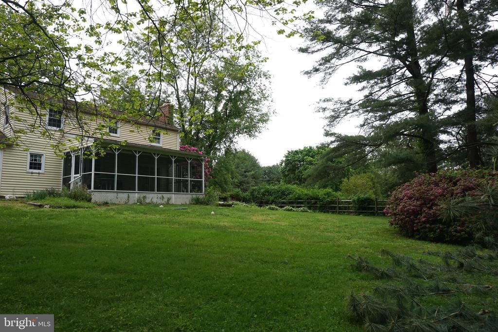 1304 CHEZ COURT