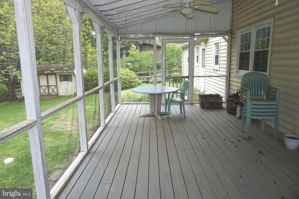 1304 CHEZ COURT