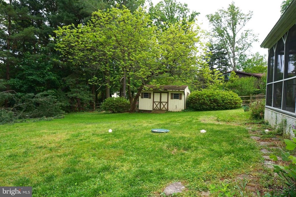 1304 CHEZ COURT