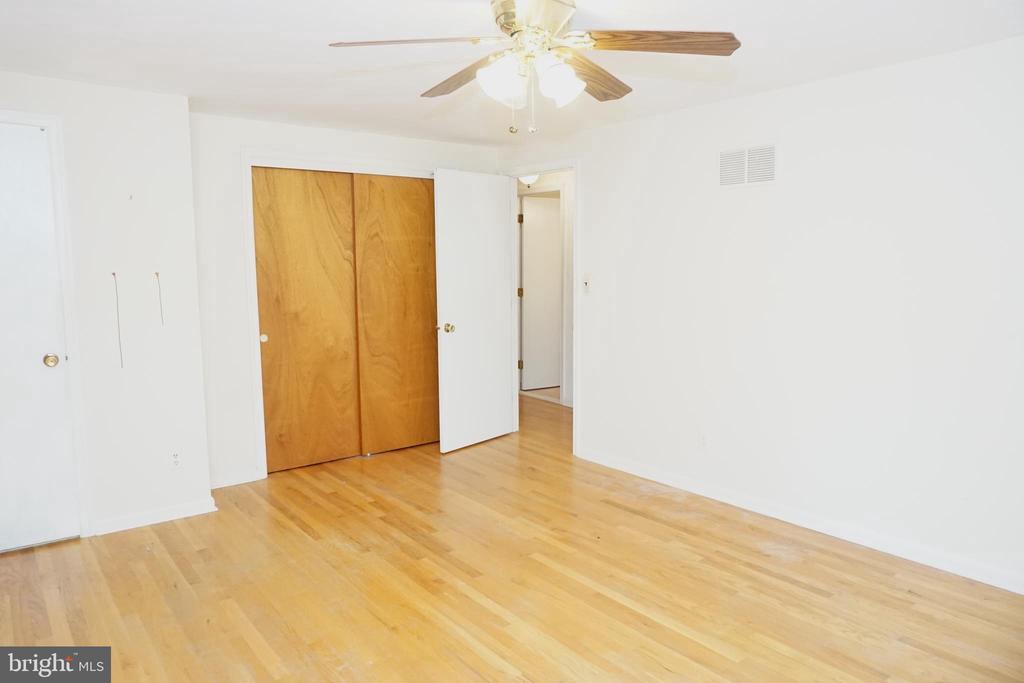 1304 CHEZ COURT