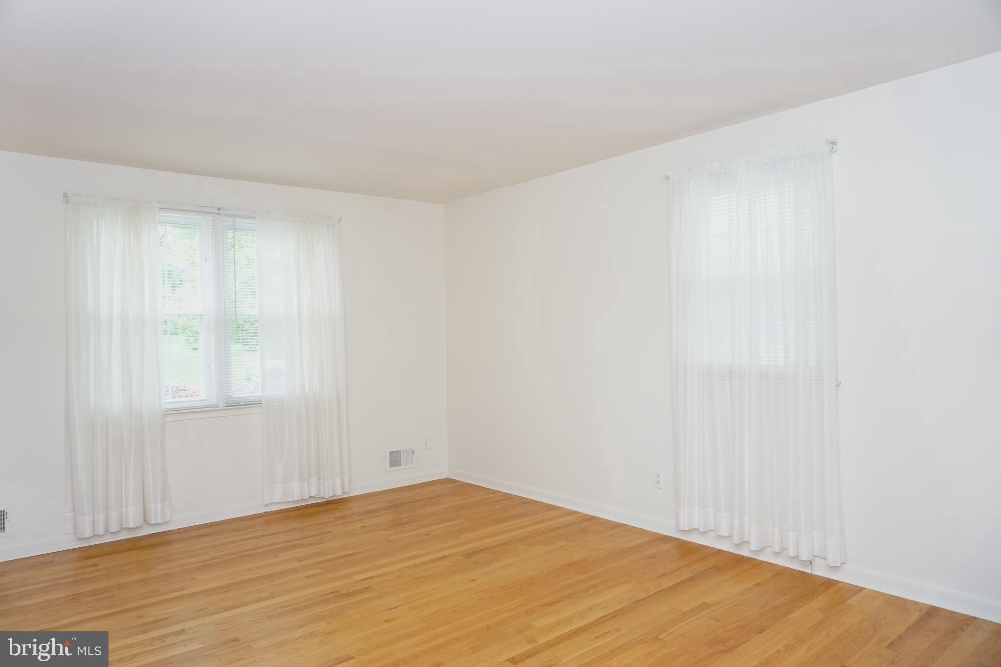 1304 CHEZ COURT