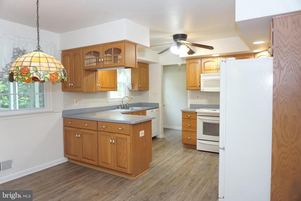 1304 CHEZ COURT