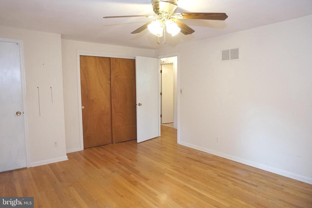 1304 CHEZ COURT