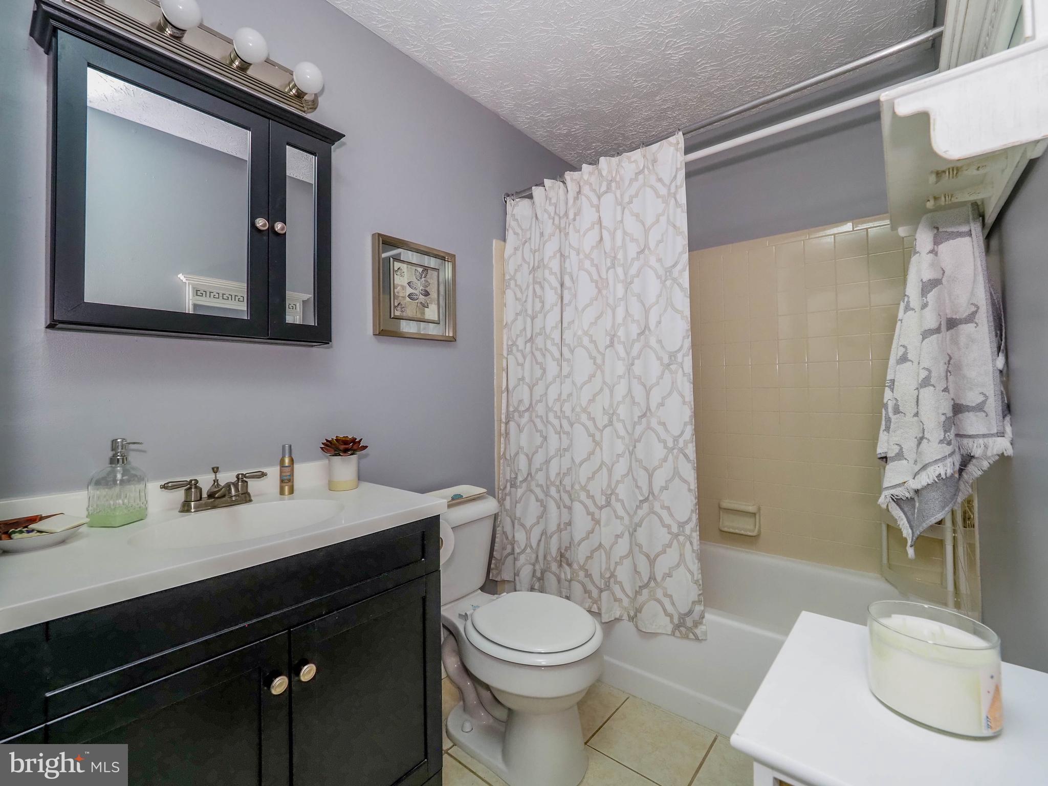 6460 GREEN FIELD ROAD Unit: 2-201