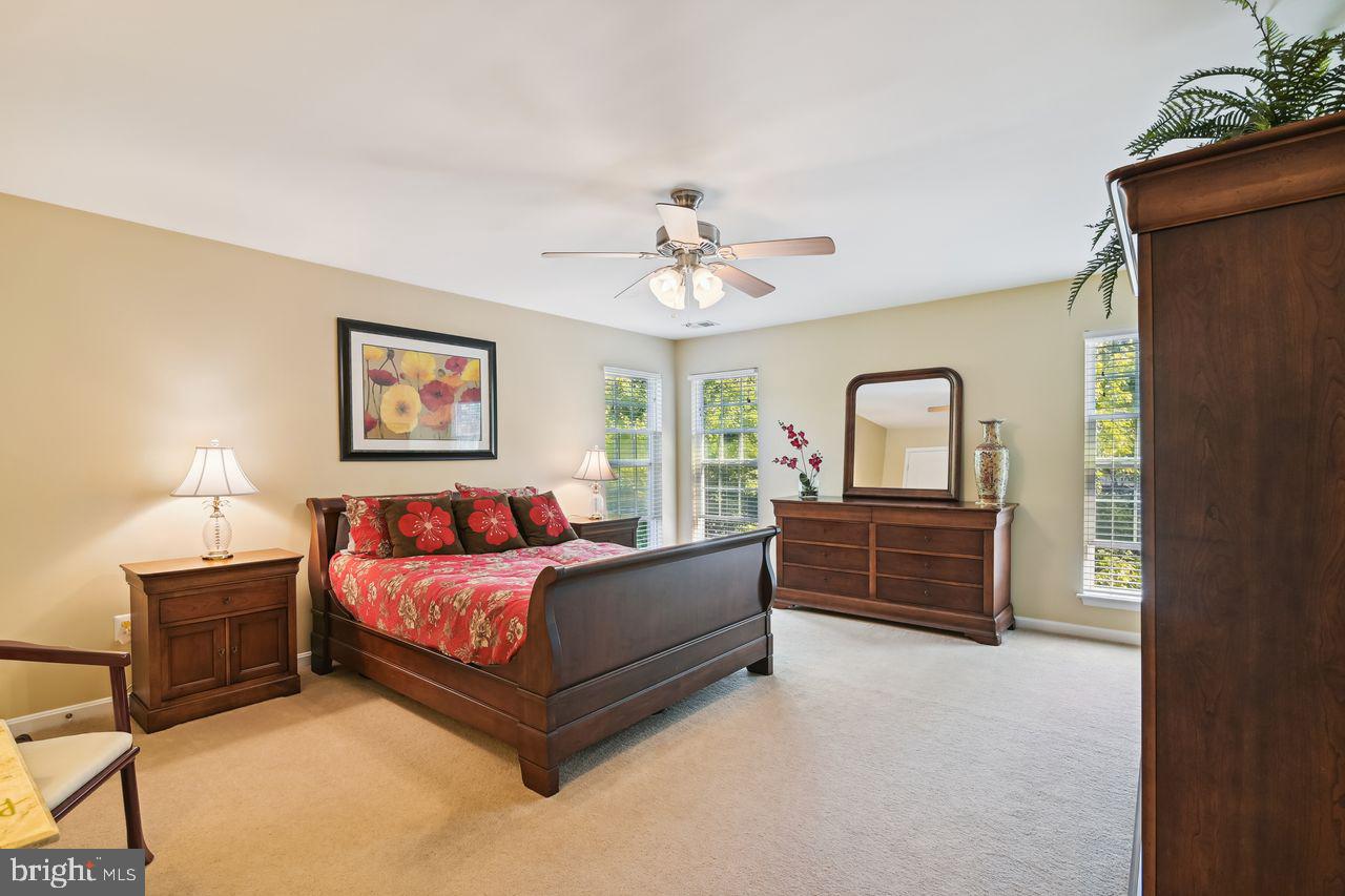 8005 JANE GARTH Unit: 22