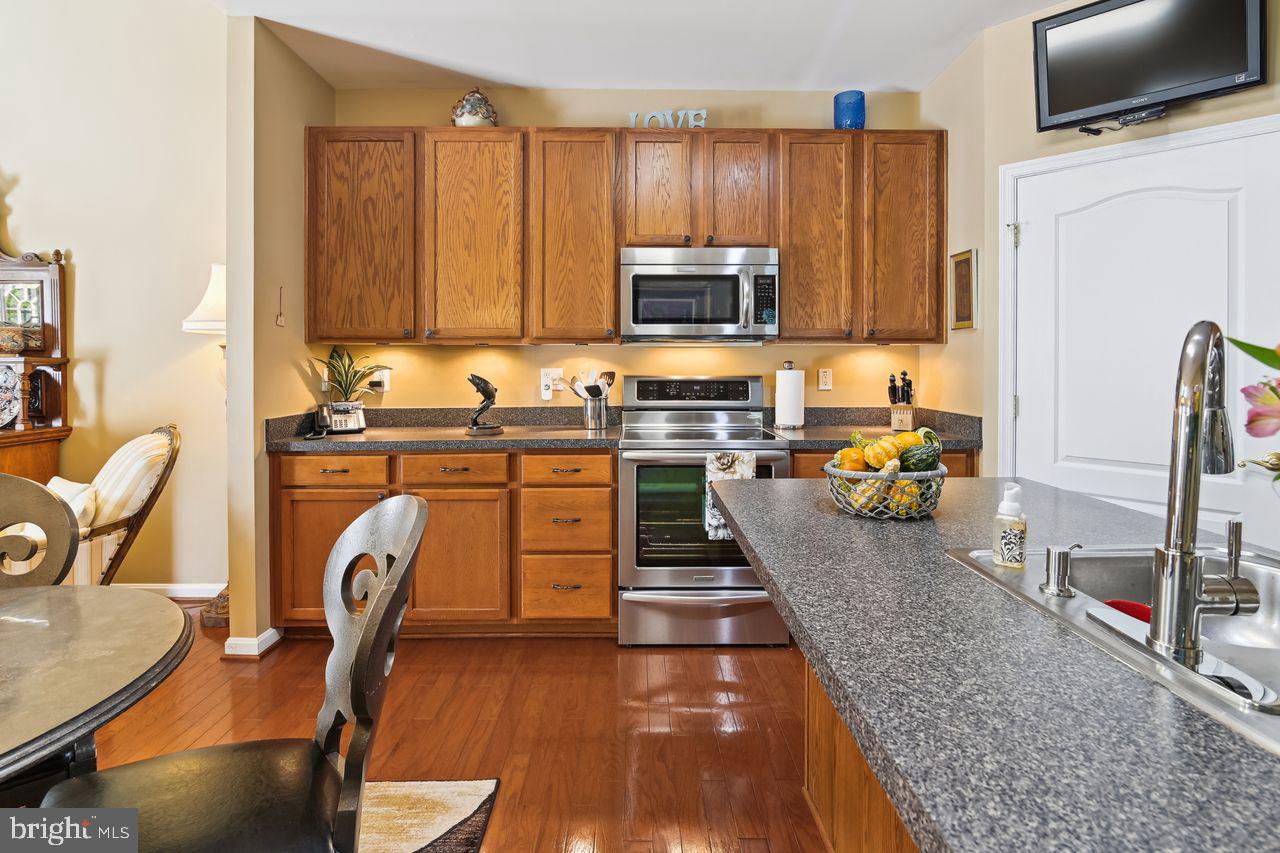 8005 JANE GARTH Unit: 22
