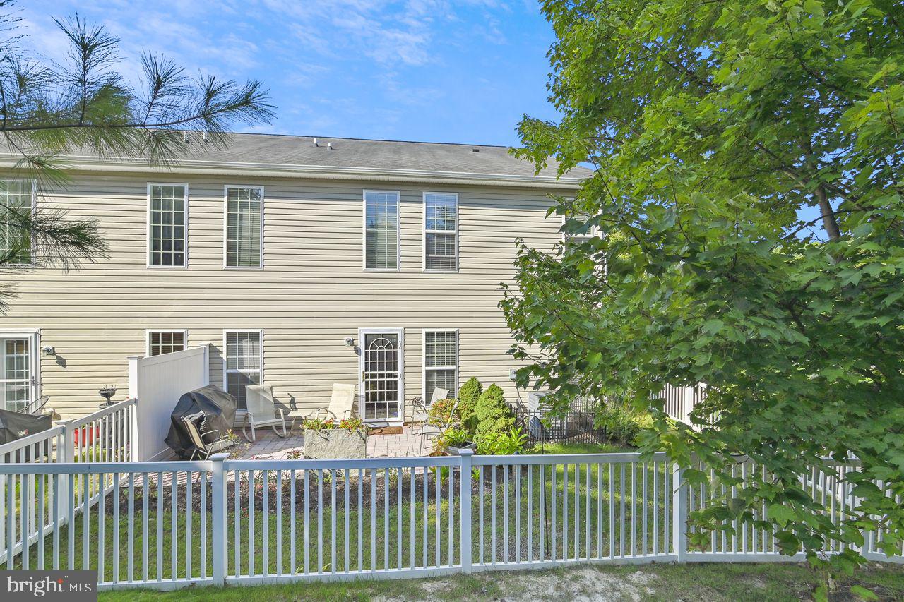 8005 JANE GARTH Unit: 22