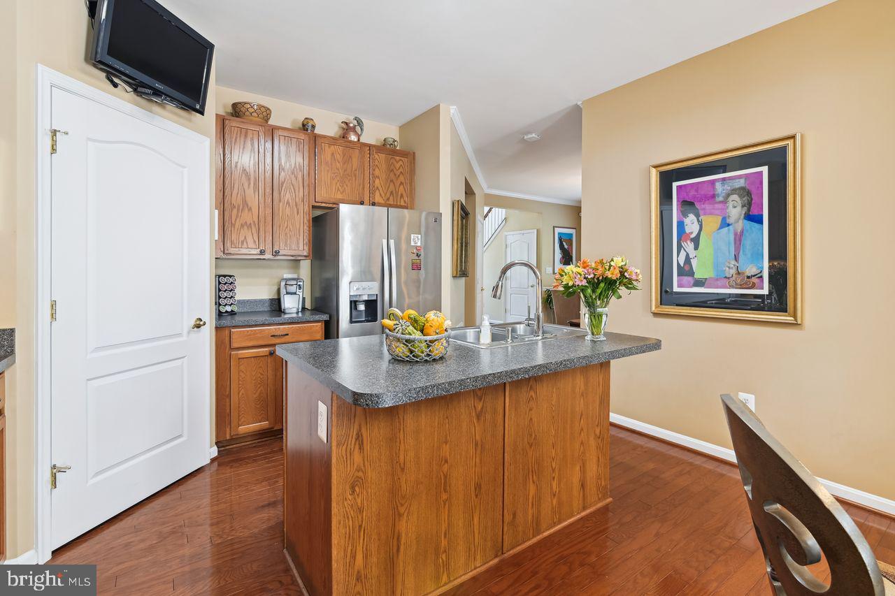 8005 JANE GARTH Unit: 22