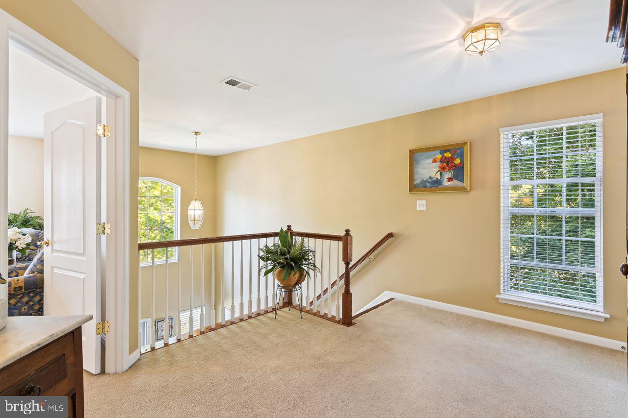 8005 JANE GARTH Unit: 22