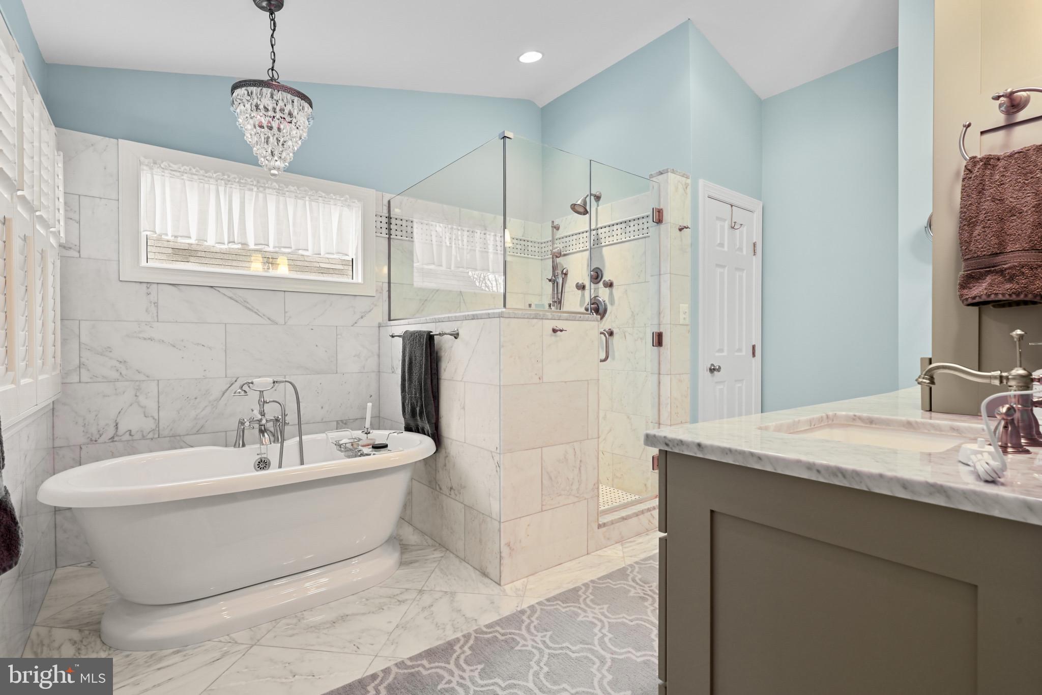 5321 Lynn LANE