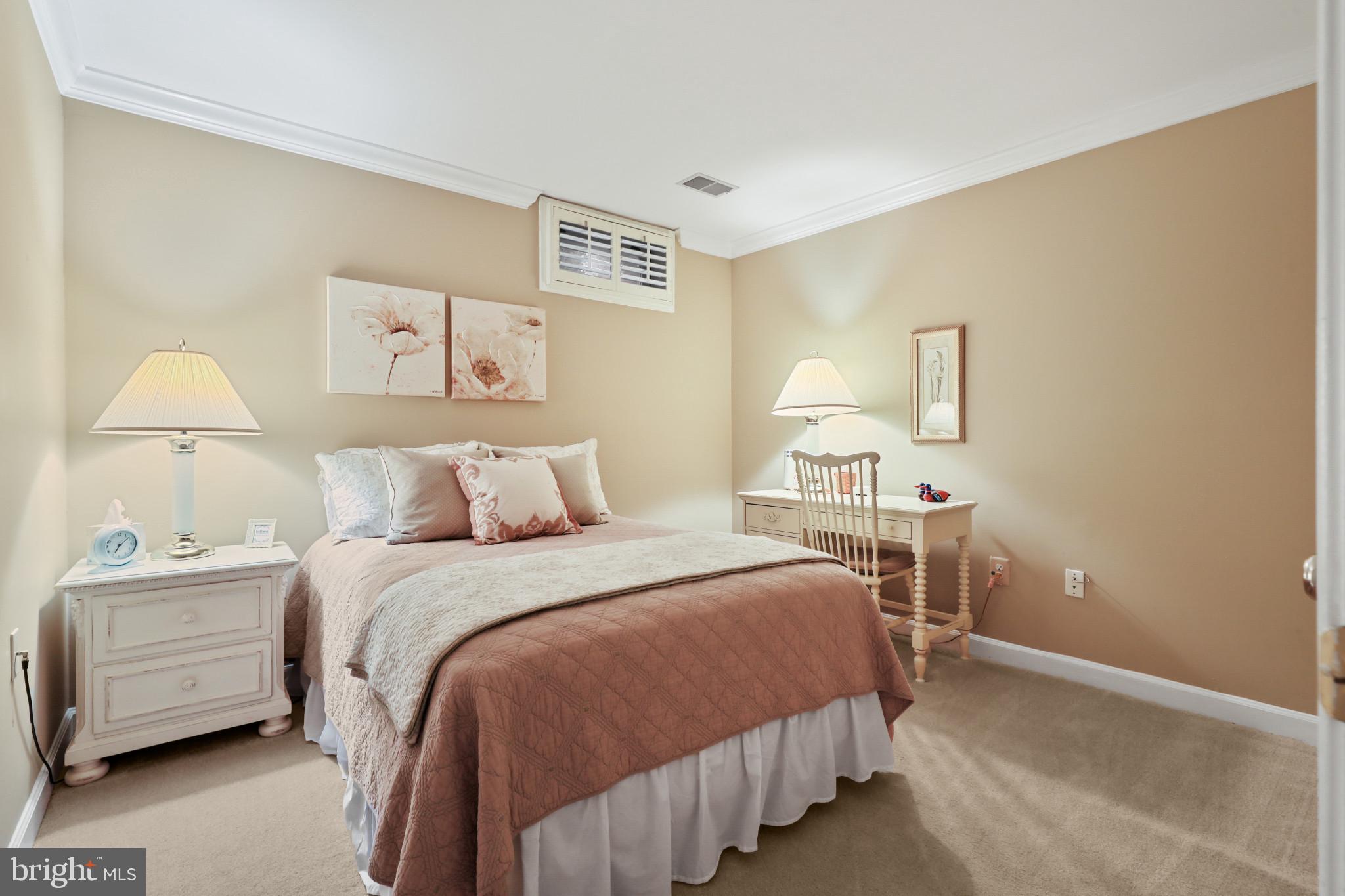 5321 Lynn LANE