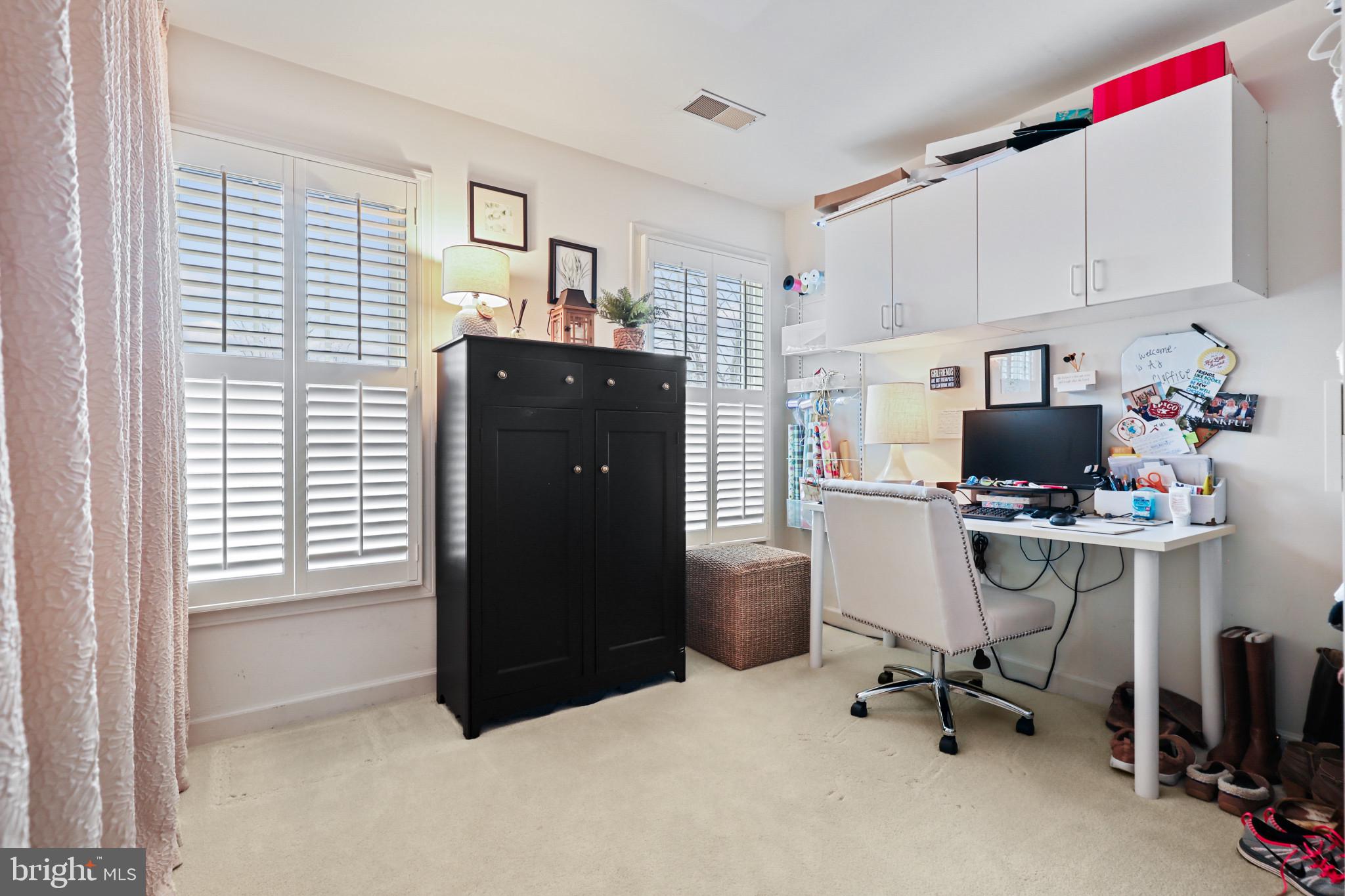 5321 Lynn LANE