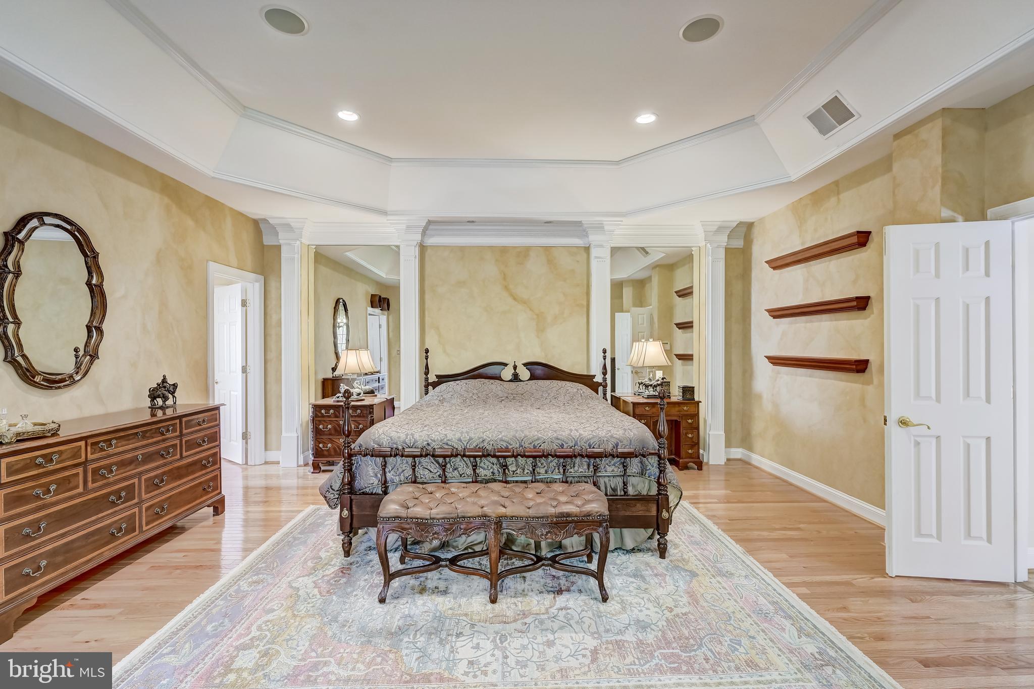 15005 Rolling Hills Dr