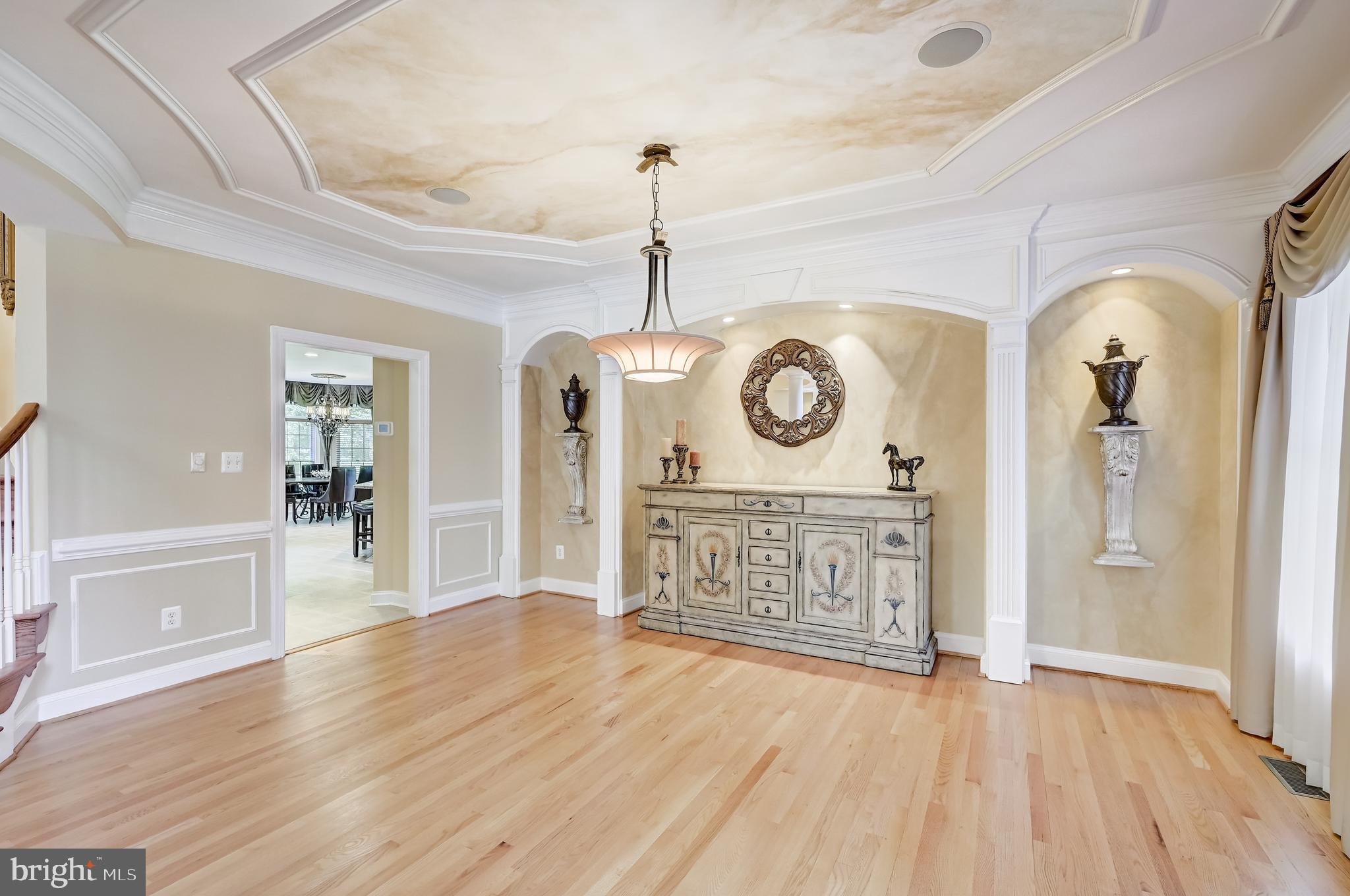 15005 Rolling Hills Dr