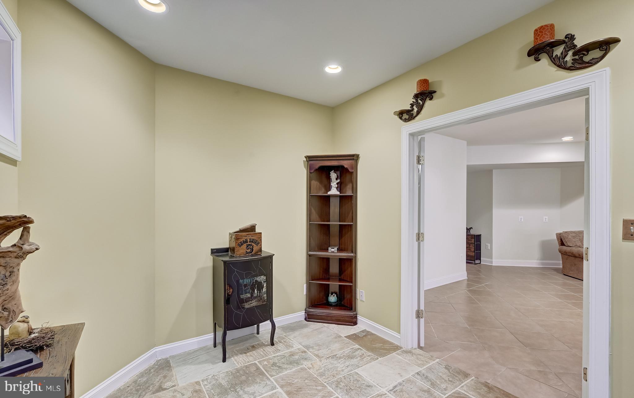 15005 Rolling Hills Dr
