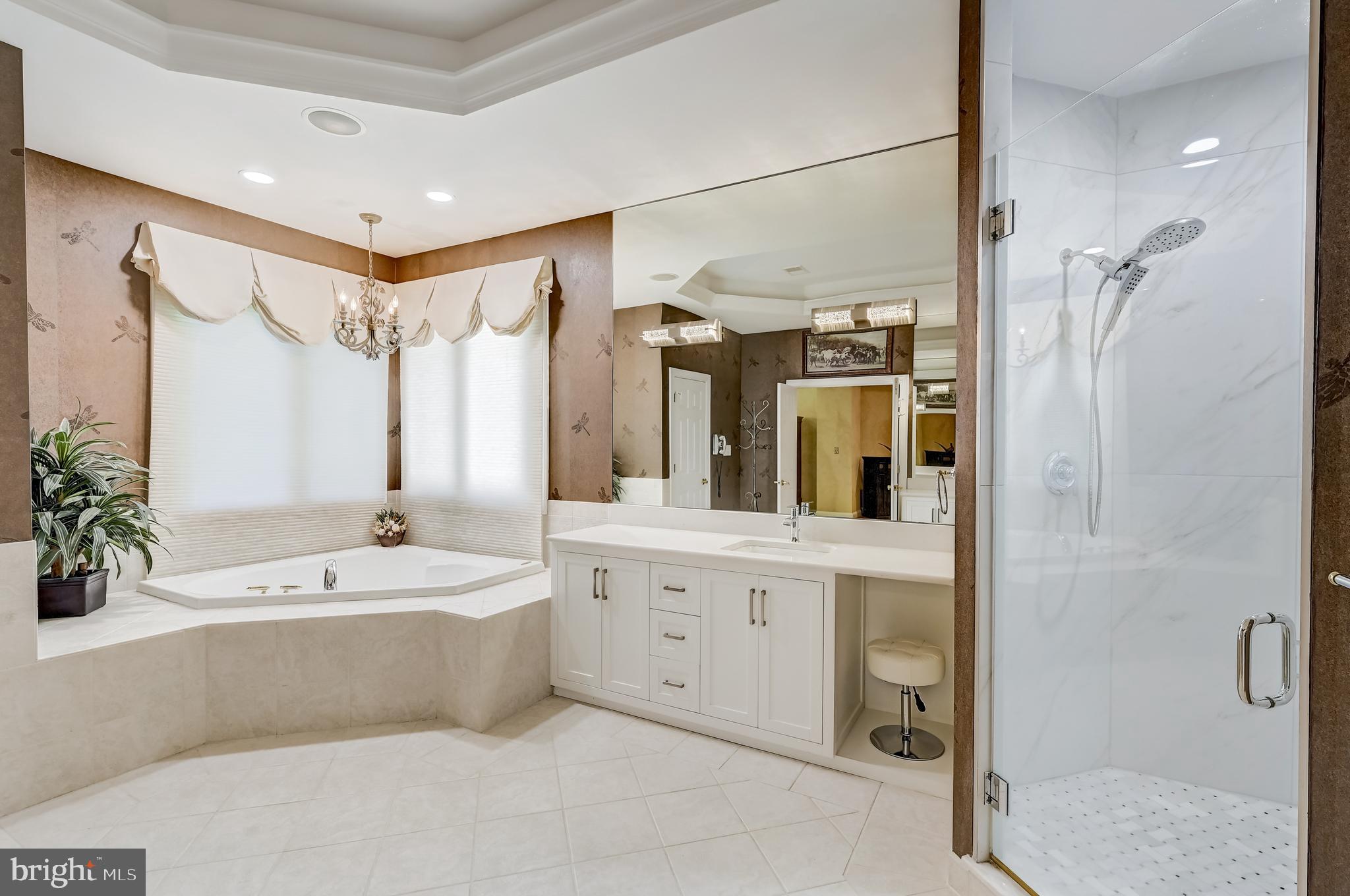 15005 Rolling Hills Dr