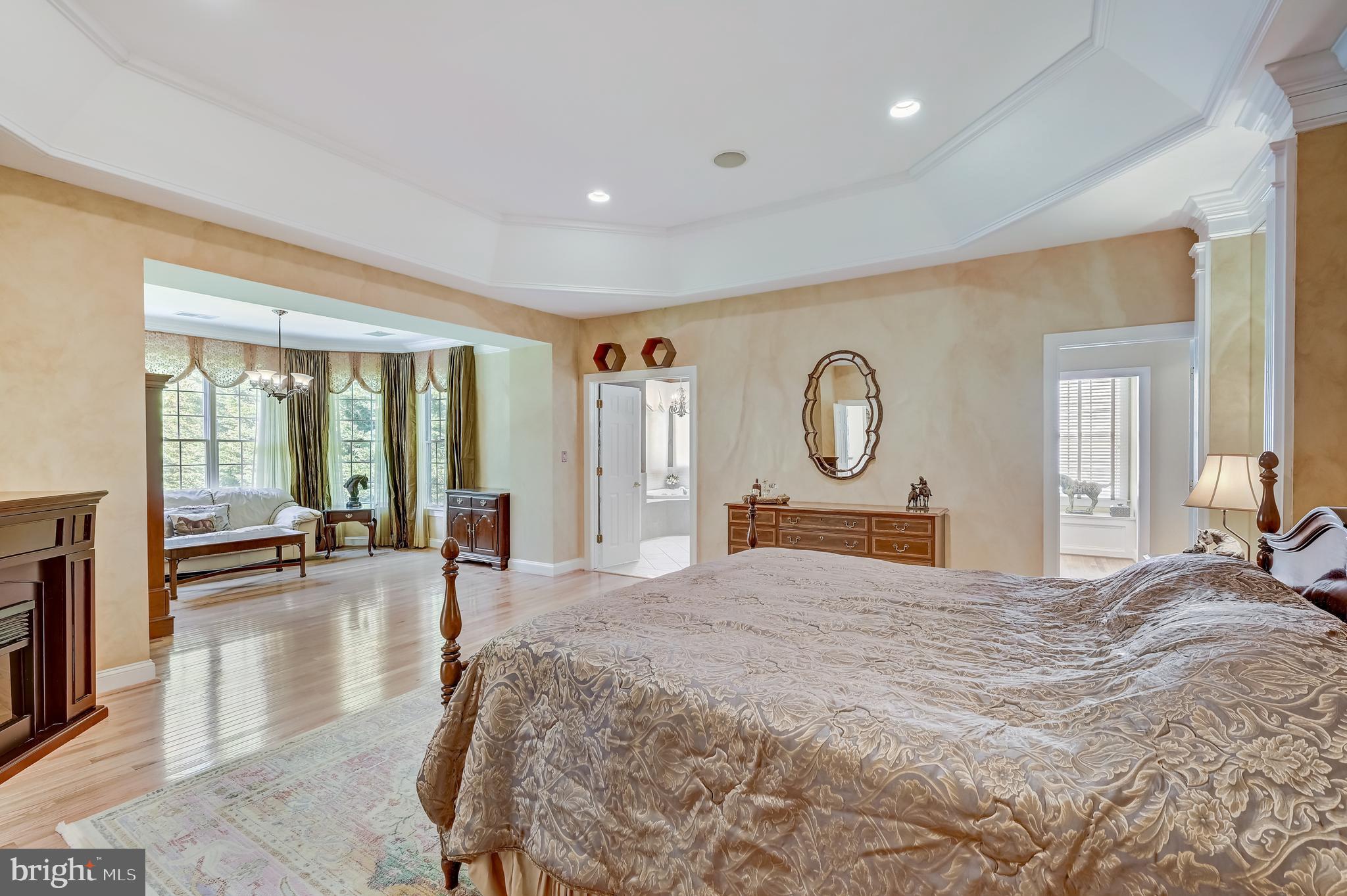 15005 Rolling Hills Dr