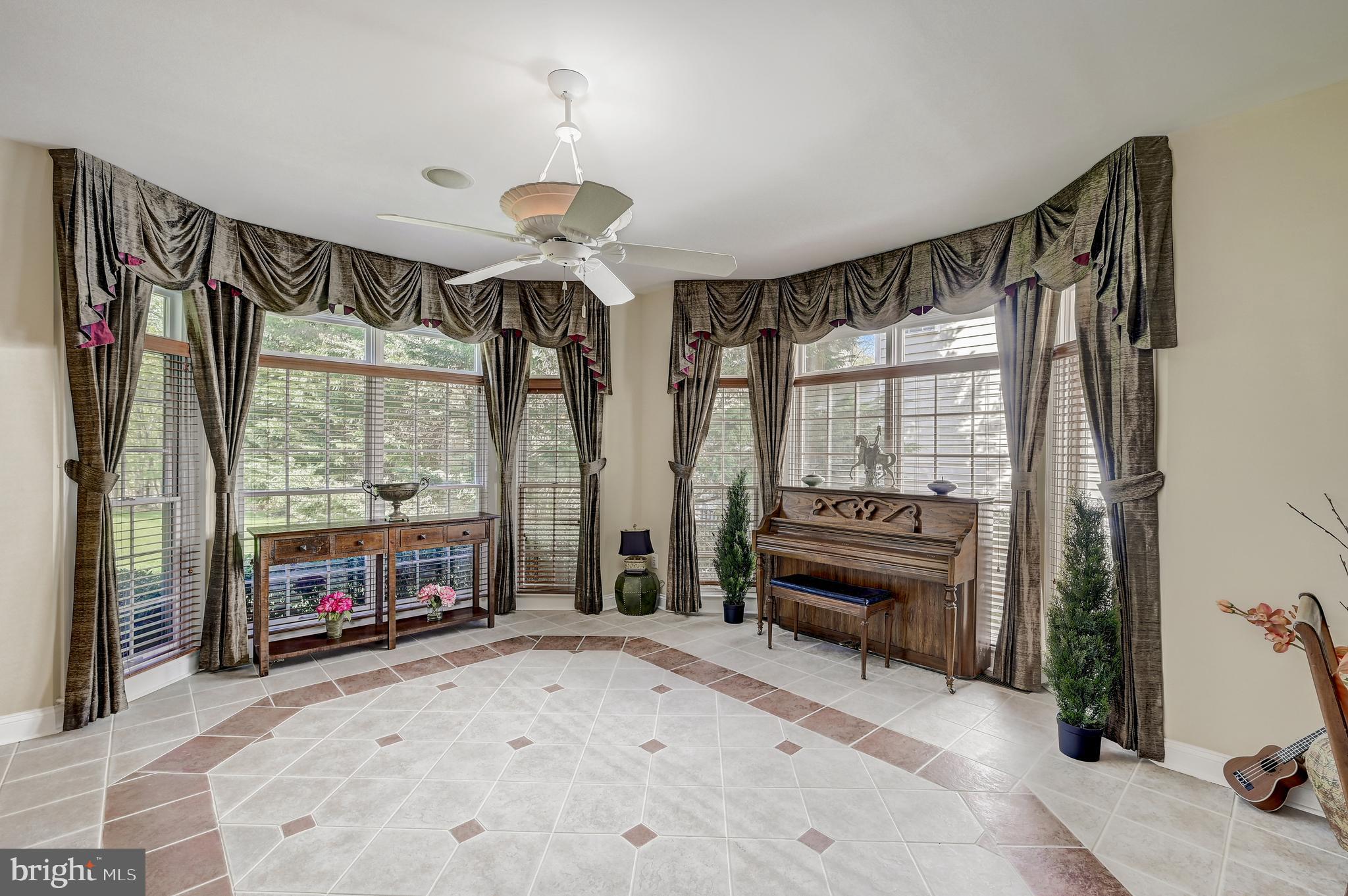 15005 Rolling Hills Dr