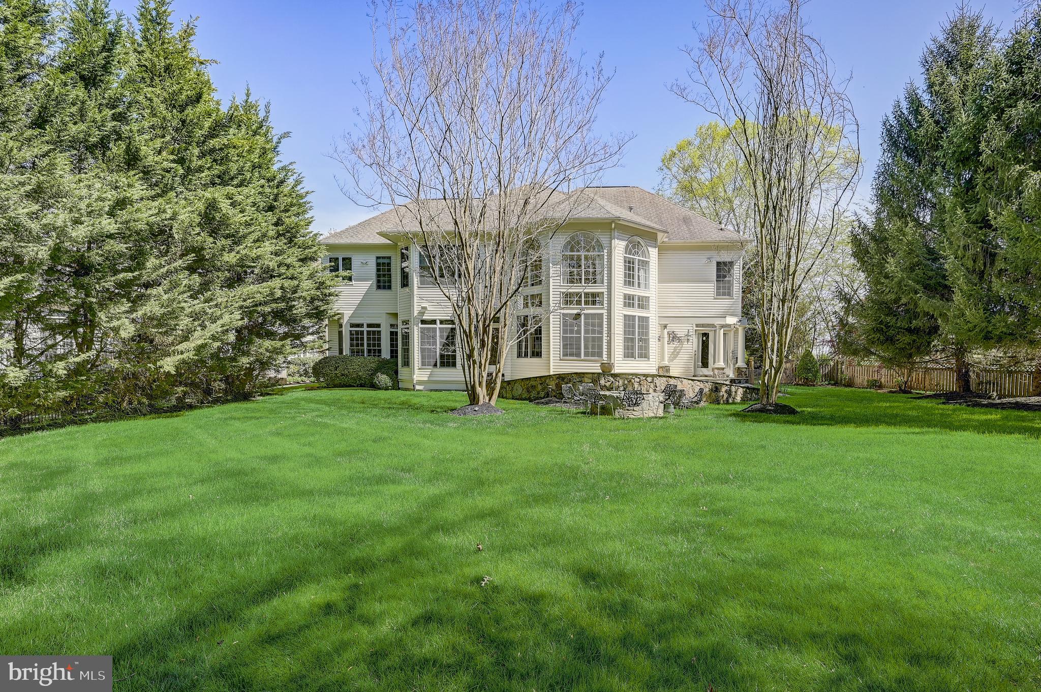 15005 Rolling Hills Dr