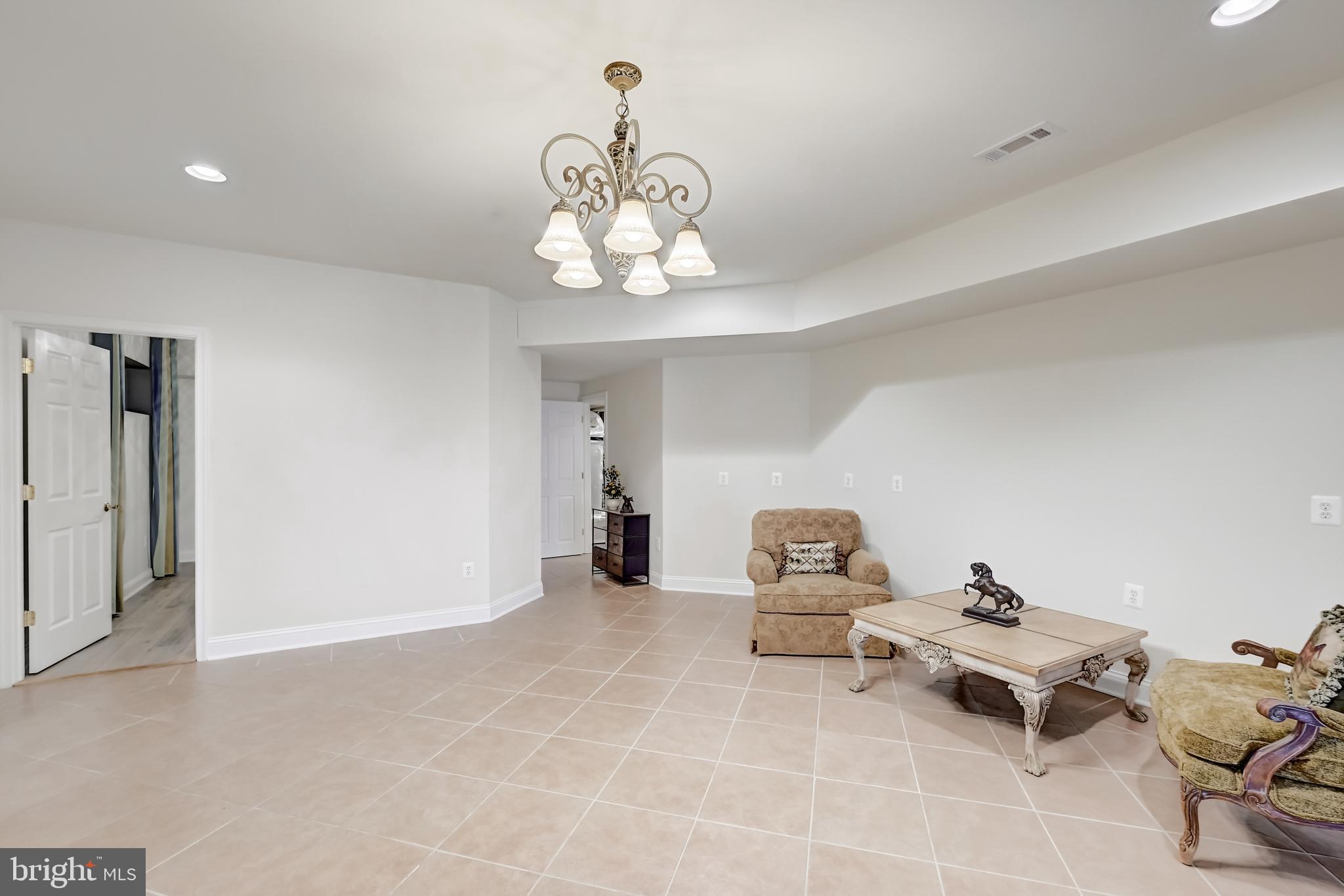 15005 Rolling Hills Dr