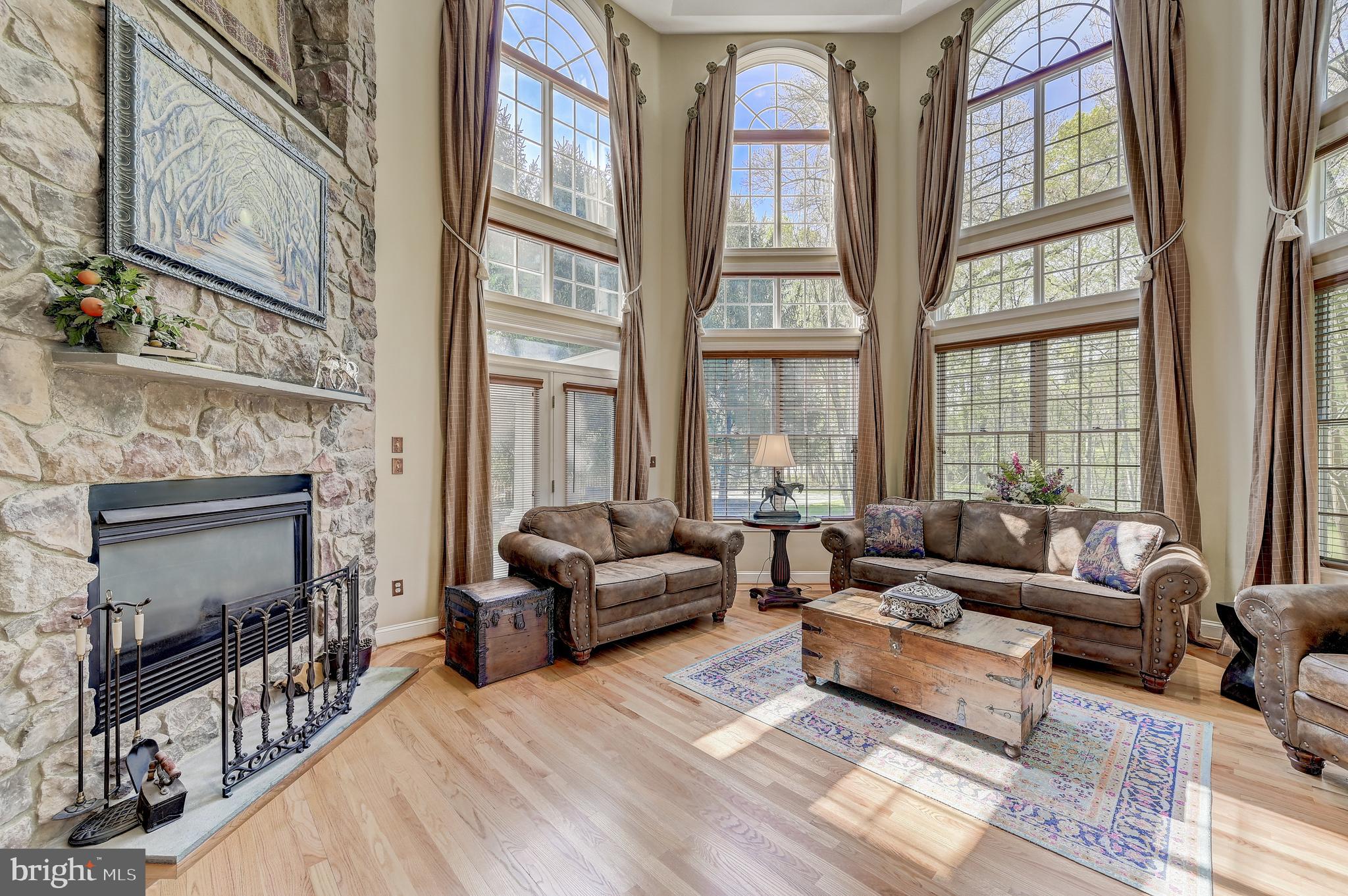 15005 Rolling Hills Dr