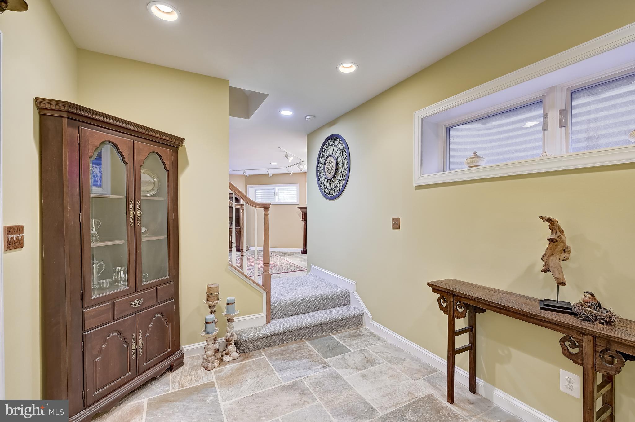 15005 Rolling Hills Dr