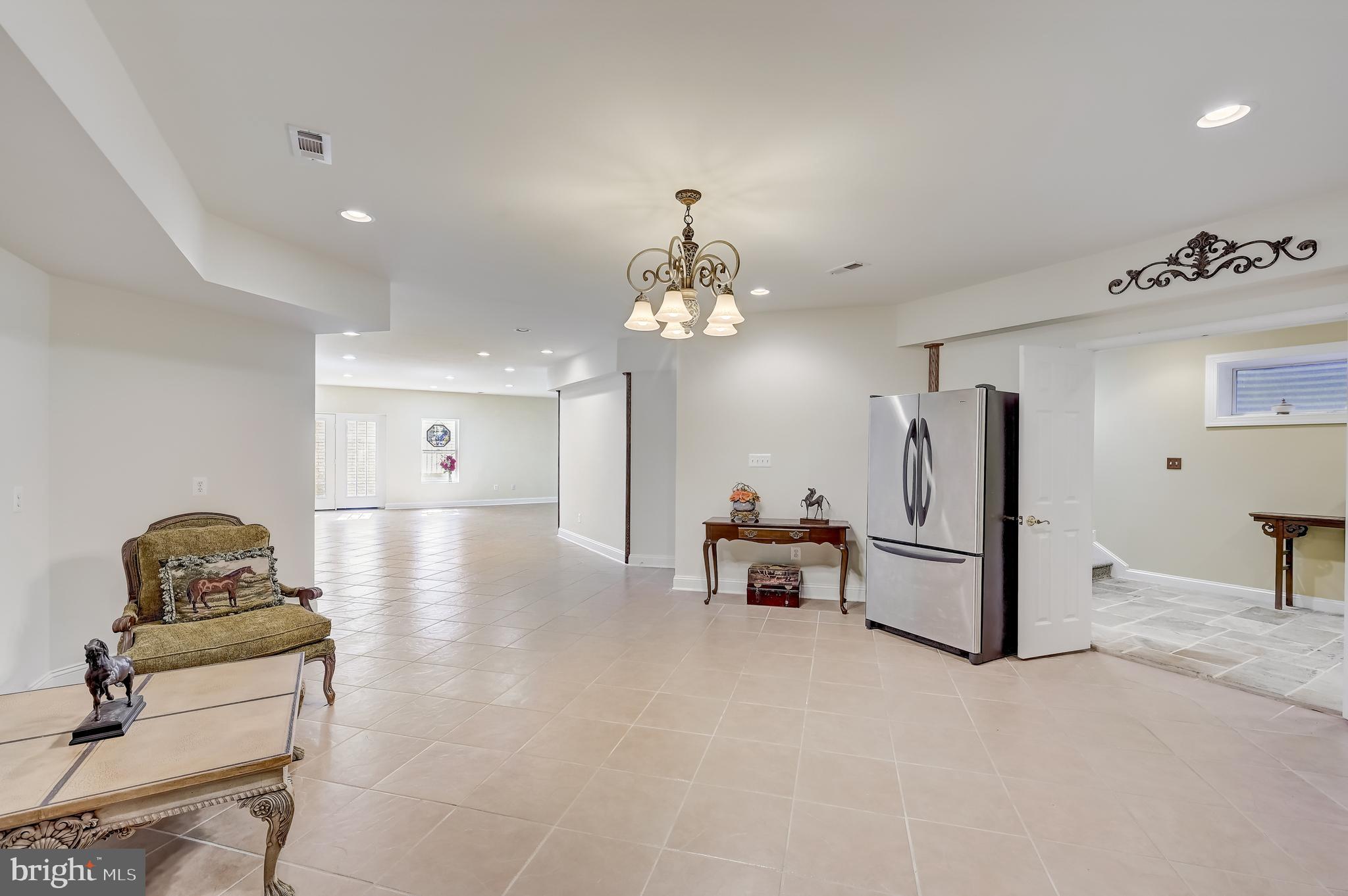 15005 Rolling Hills Dr