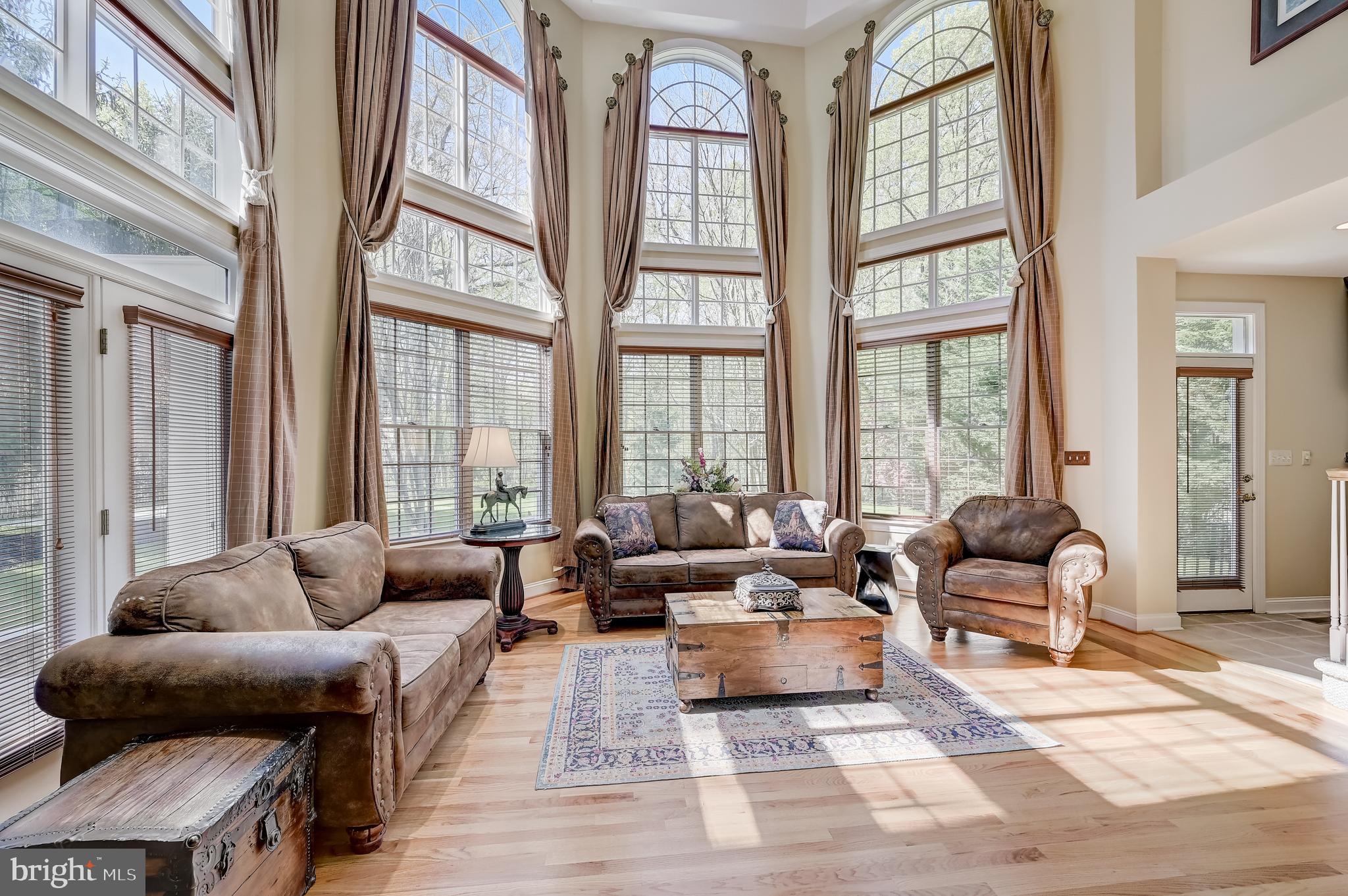 15005 Rolling Hills Dr
