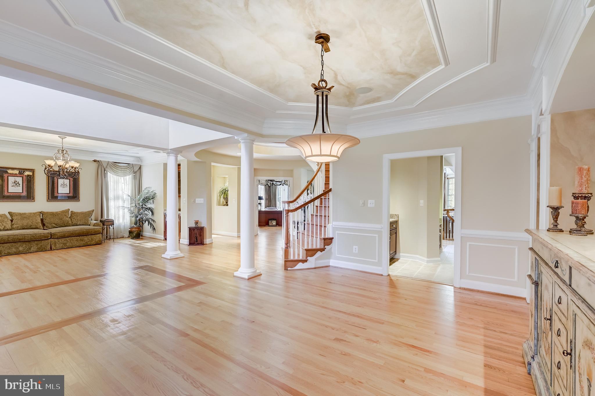 15005 Rolling Hills Dr