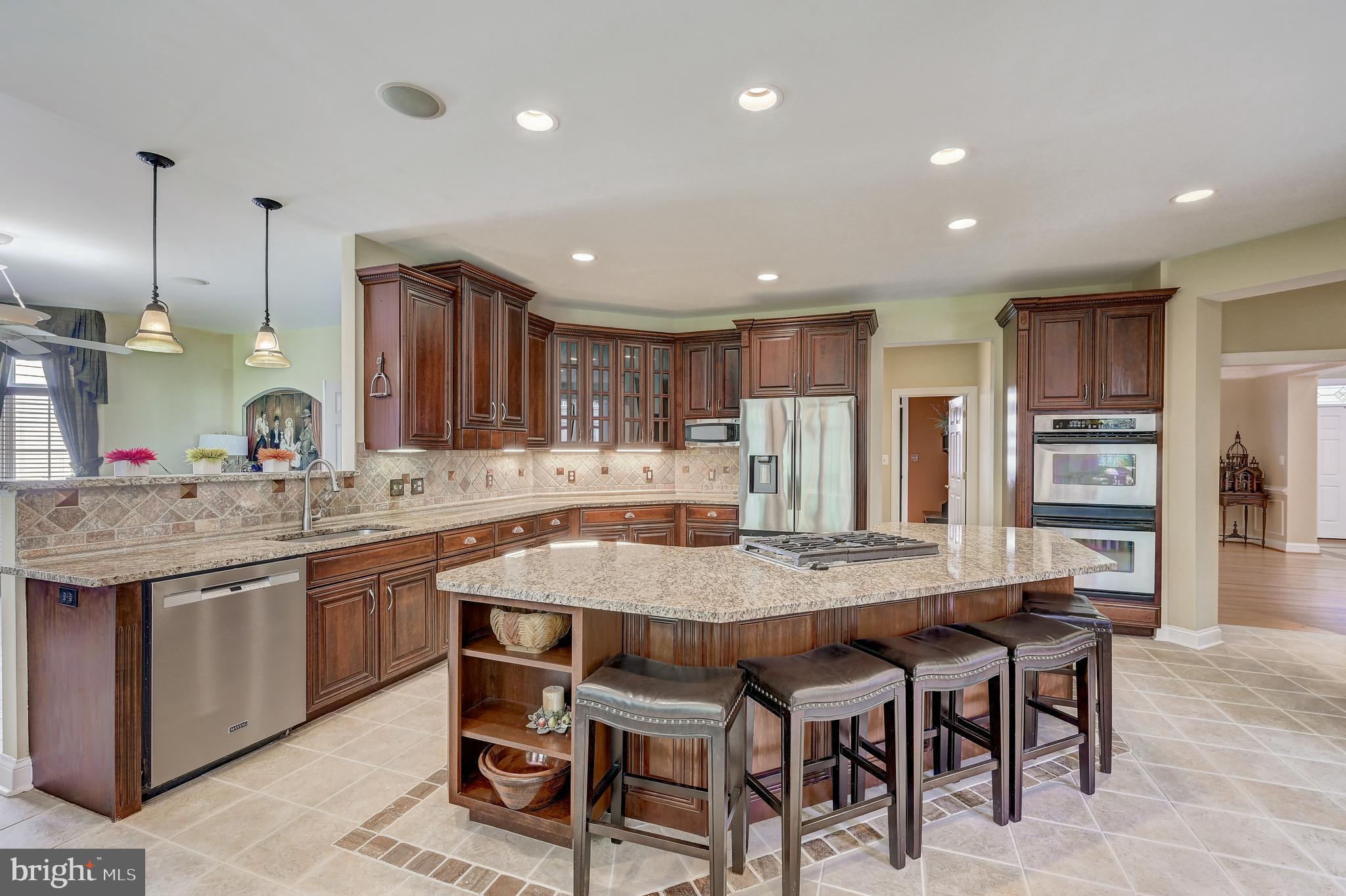 15005 Rolling Hills Dr