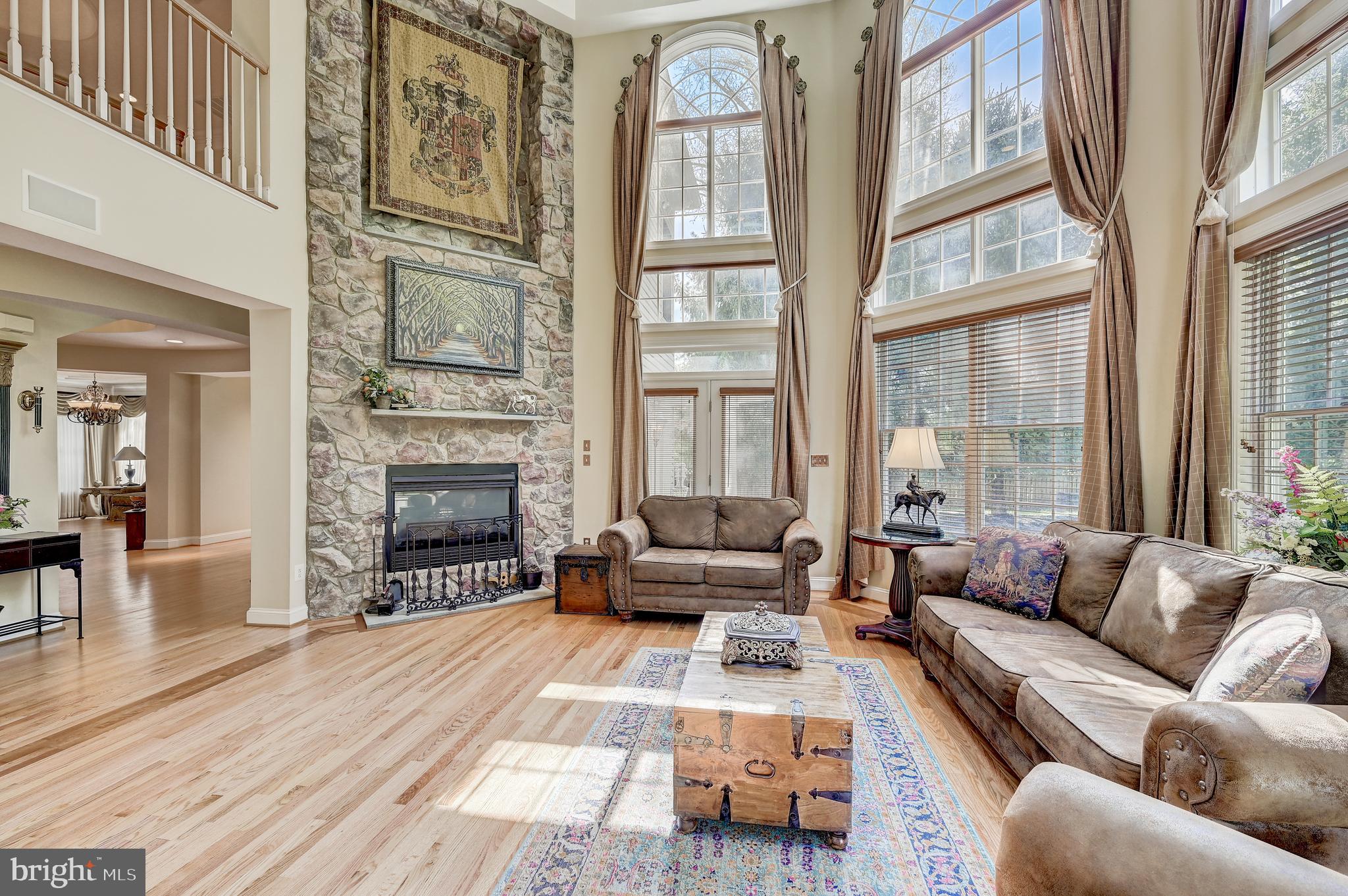 15005 Rolling Hills Dr