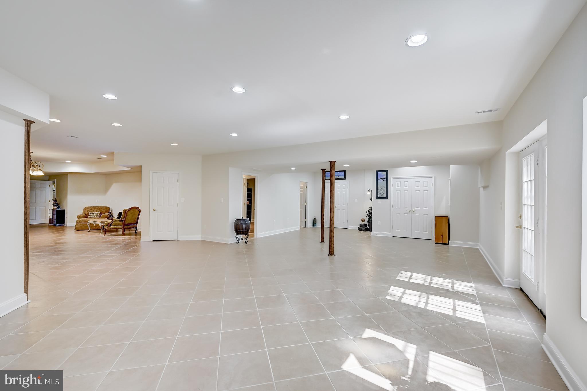 15005 Rolling Hills Dr