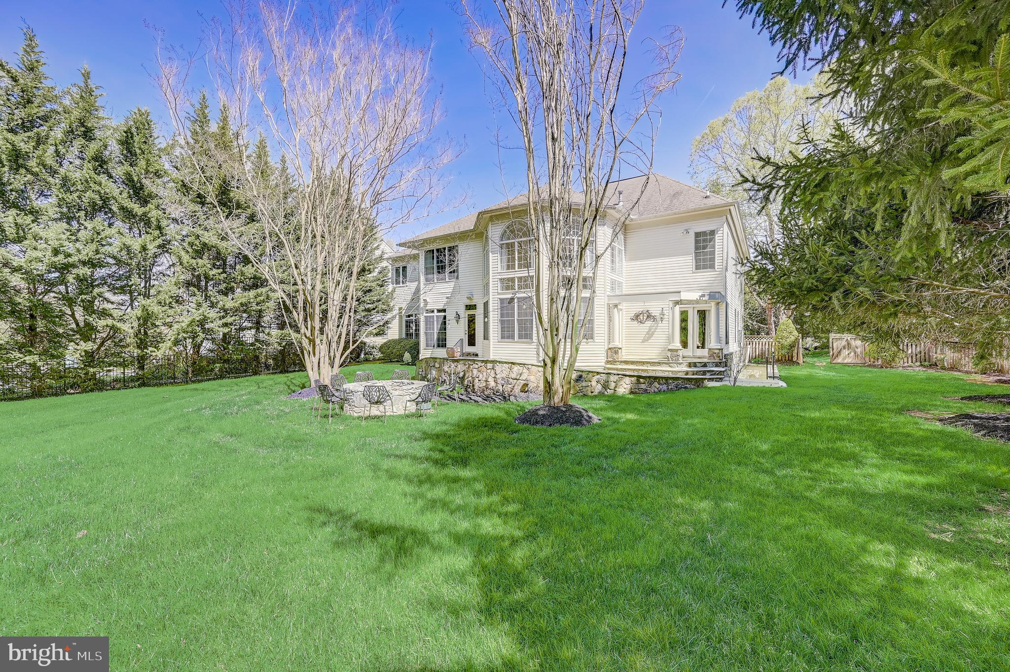 15005 Rolling Hills Dr