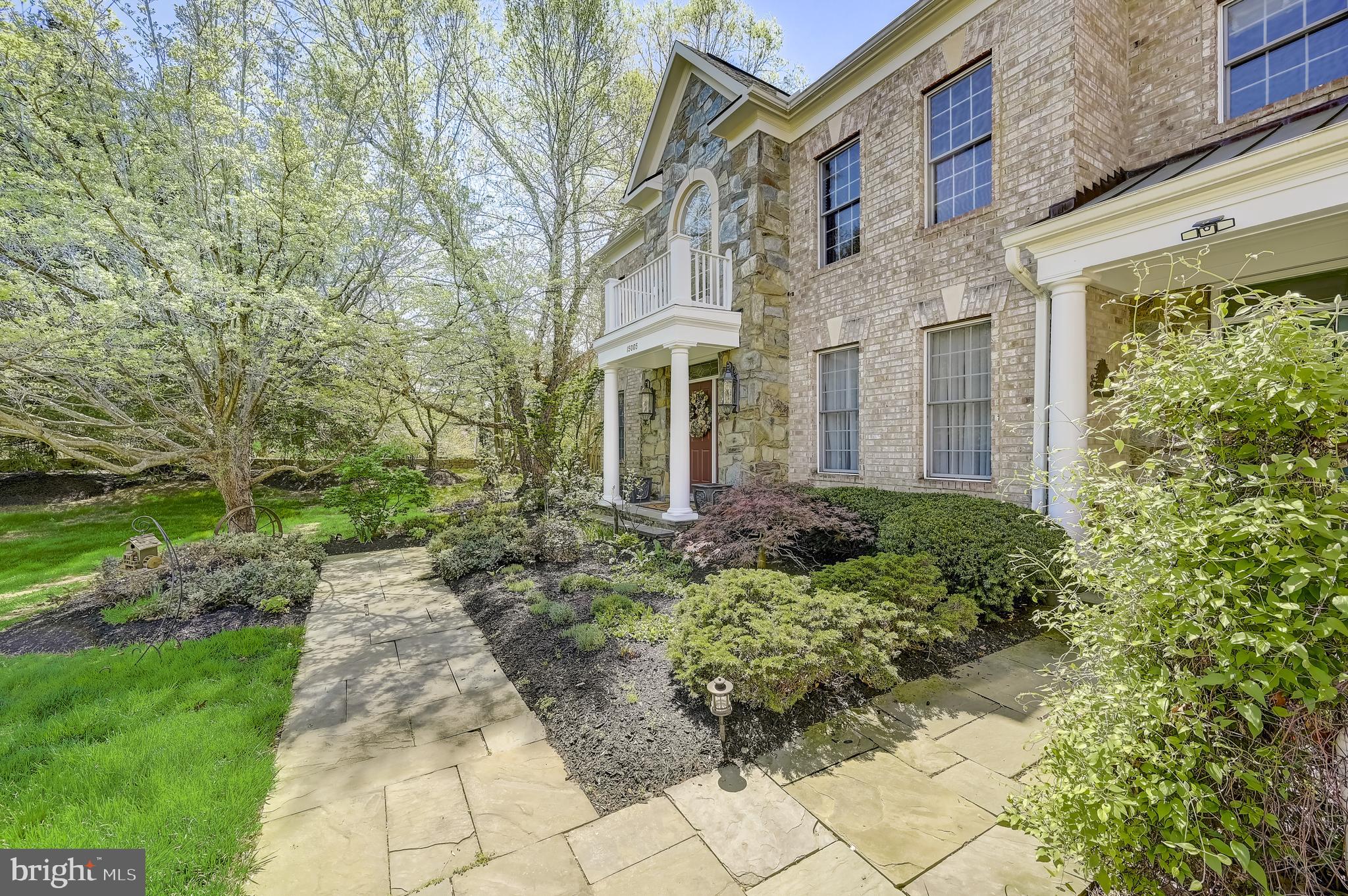 15005 Rolling Hills Dr