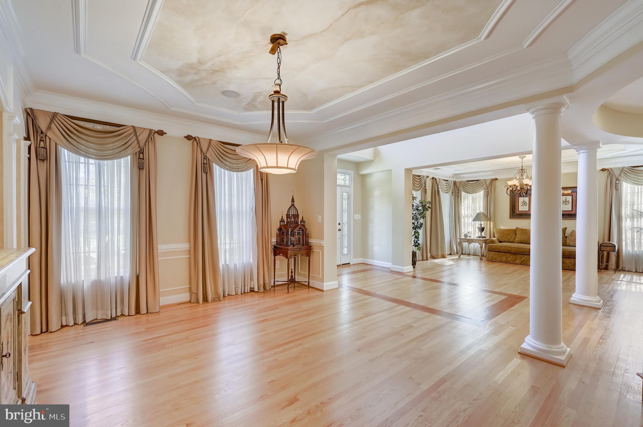 15005 Rolling Hills Dr