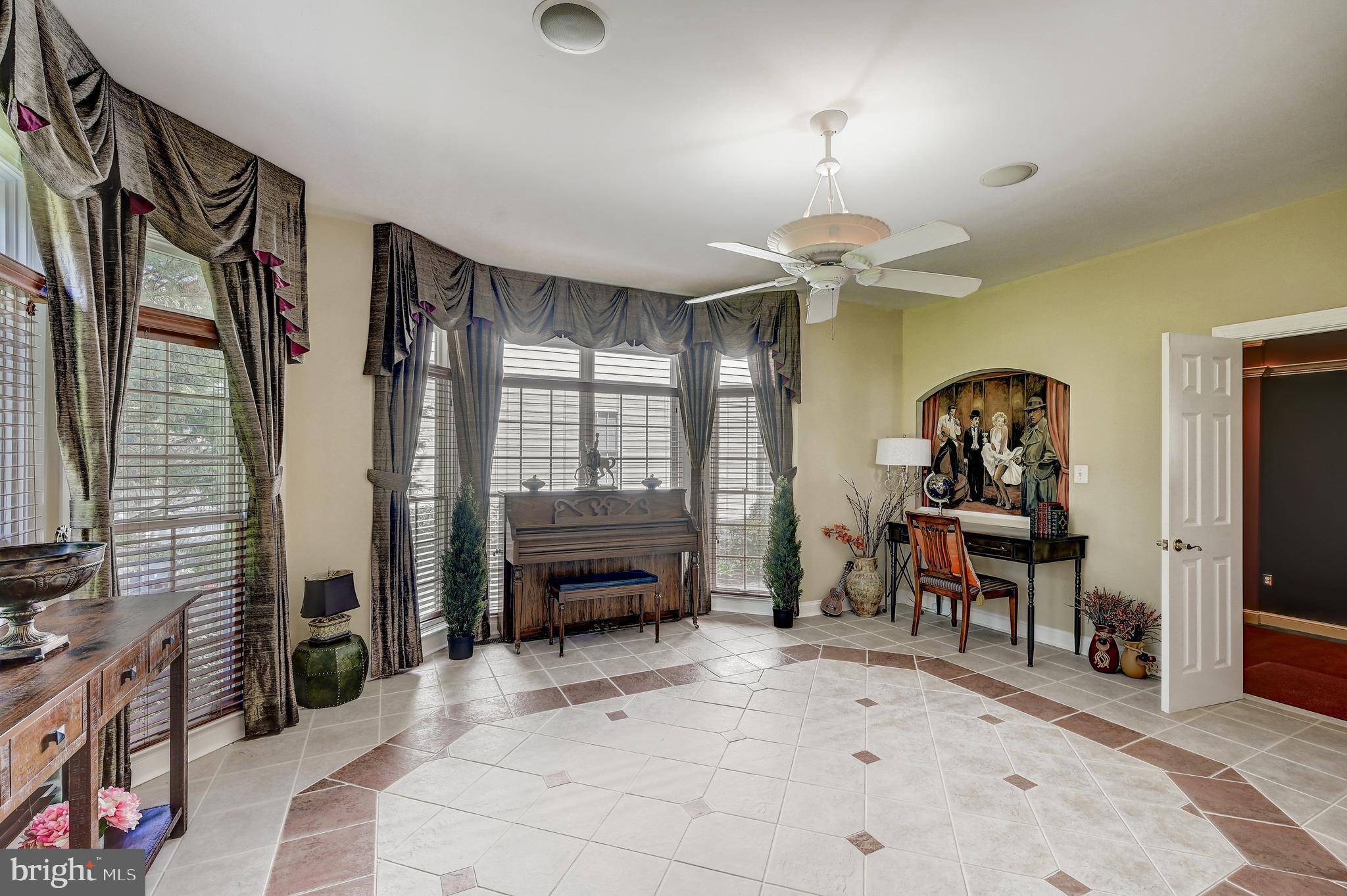 15005 Rolling Hills Dr