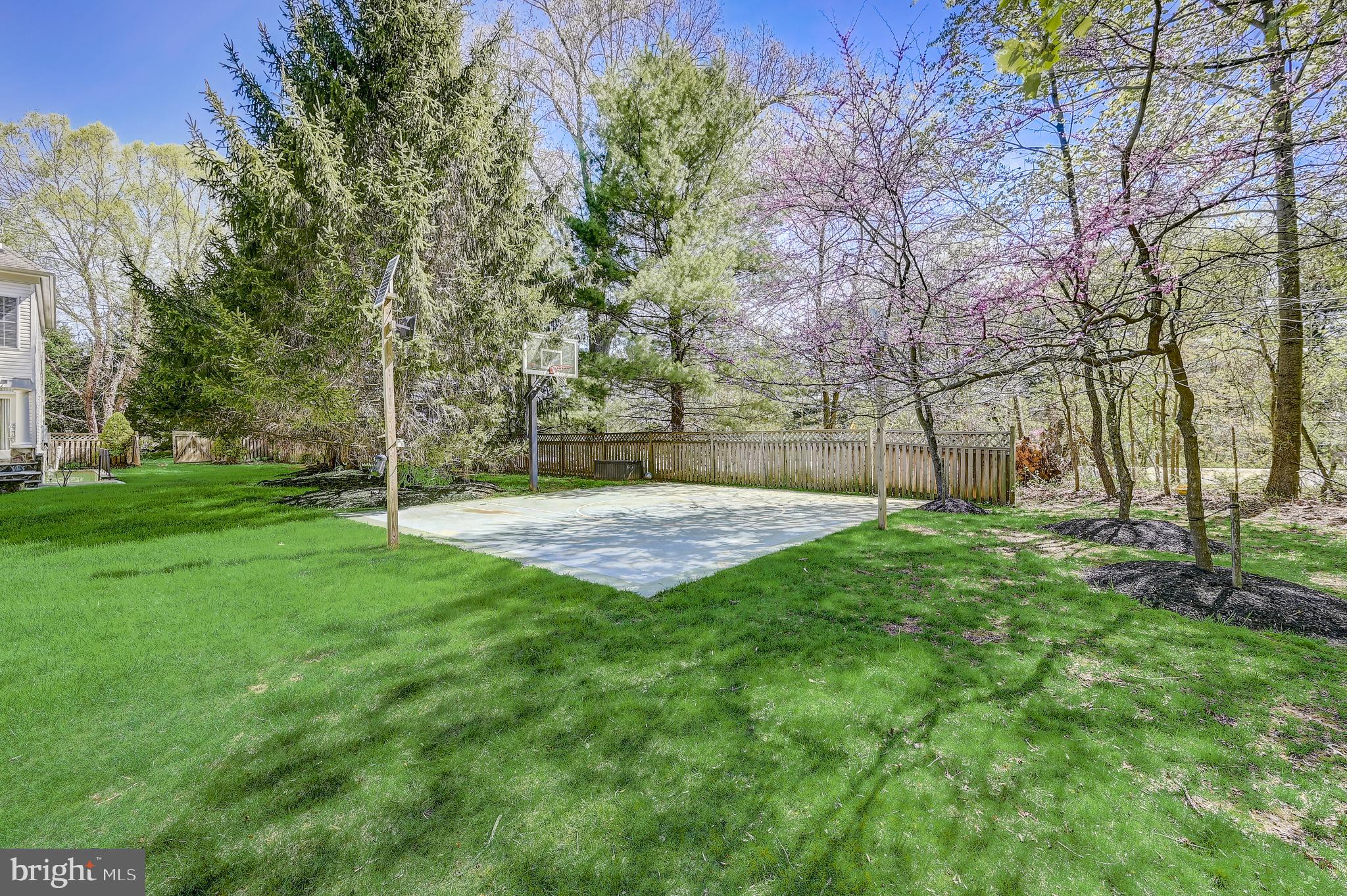 15005 Rolling Hills Dr