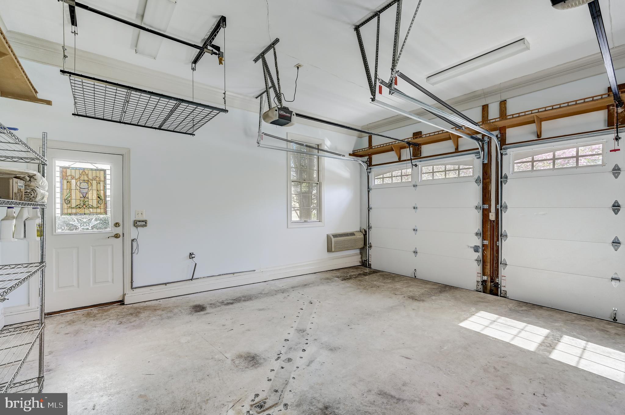 15005 Rolling Hills Dr