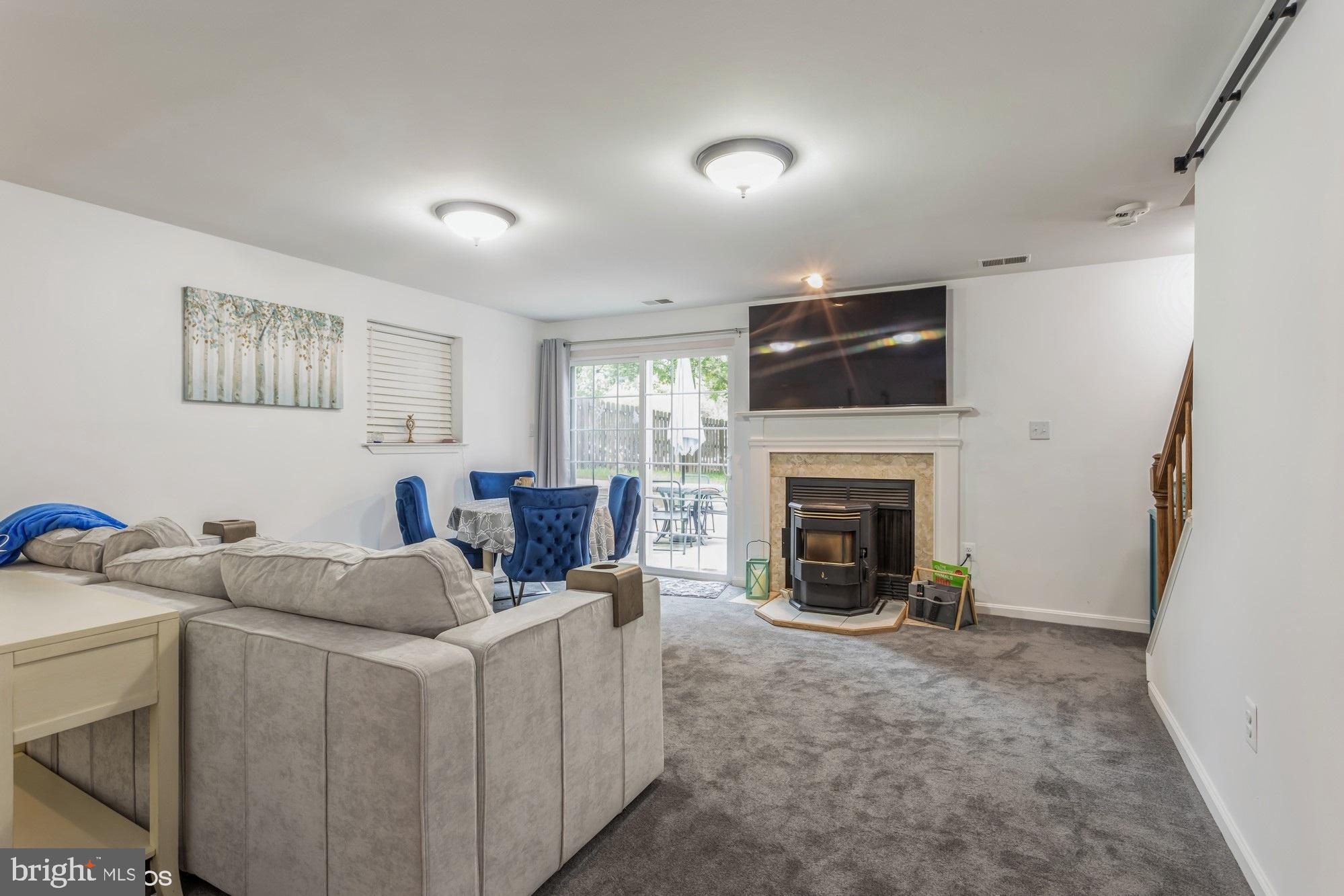 8570 Harvest View Ct