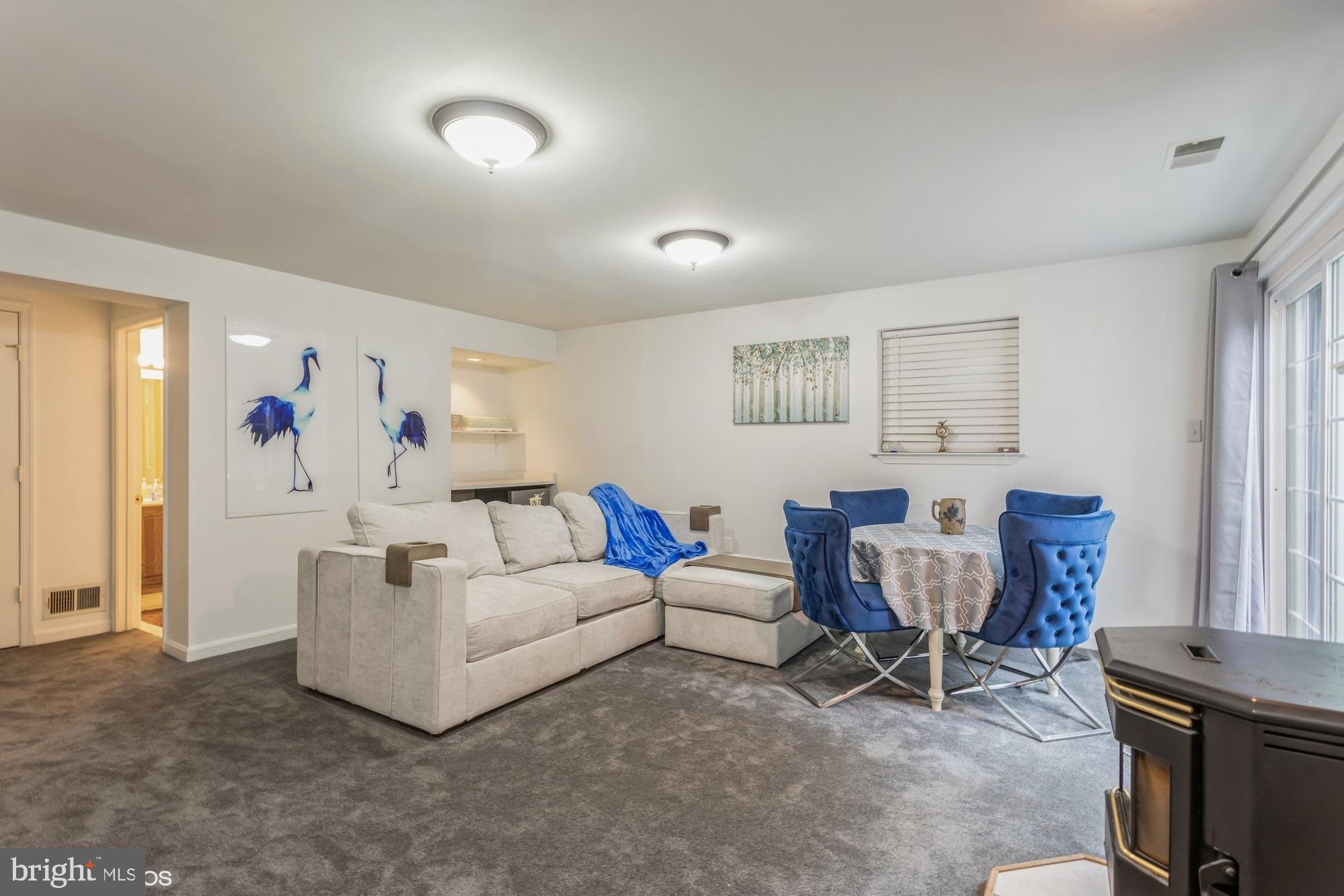 8570 Harvest View Ct