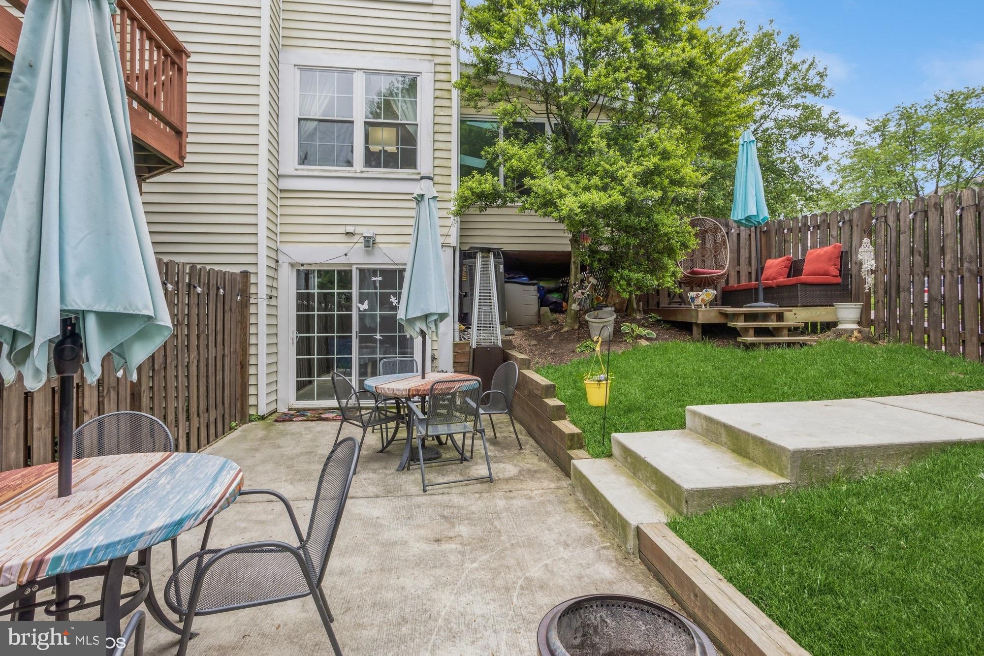8570 Harvest View Ct