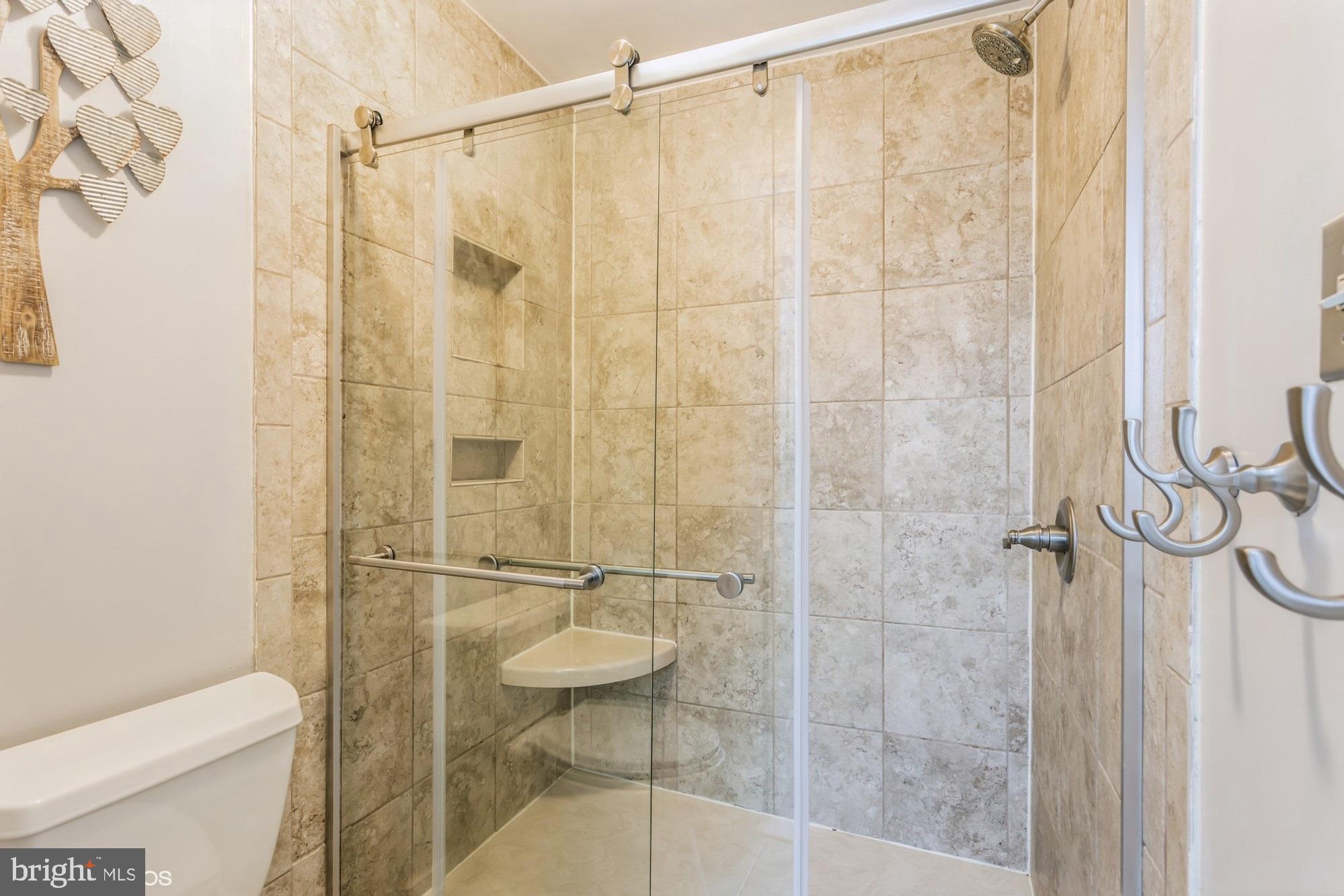 8570 Harvest View Ct