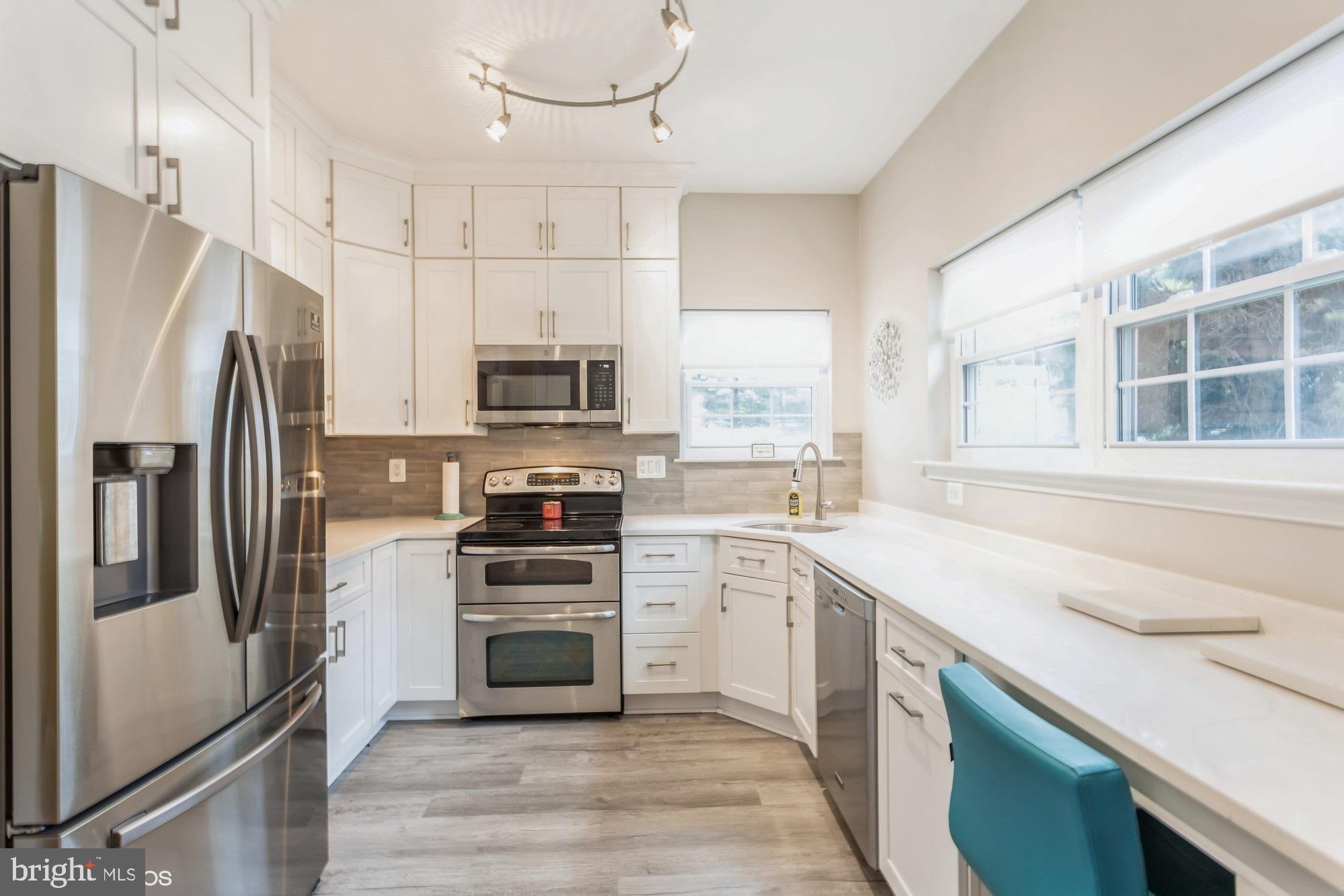 8570 Harvest View Ct