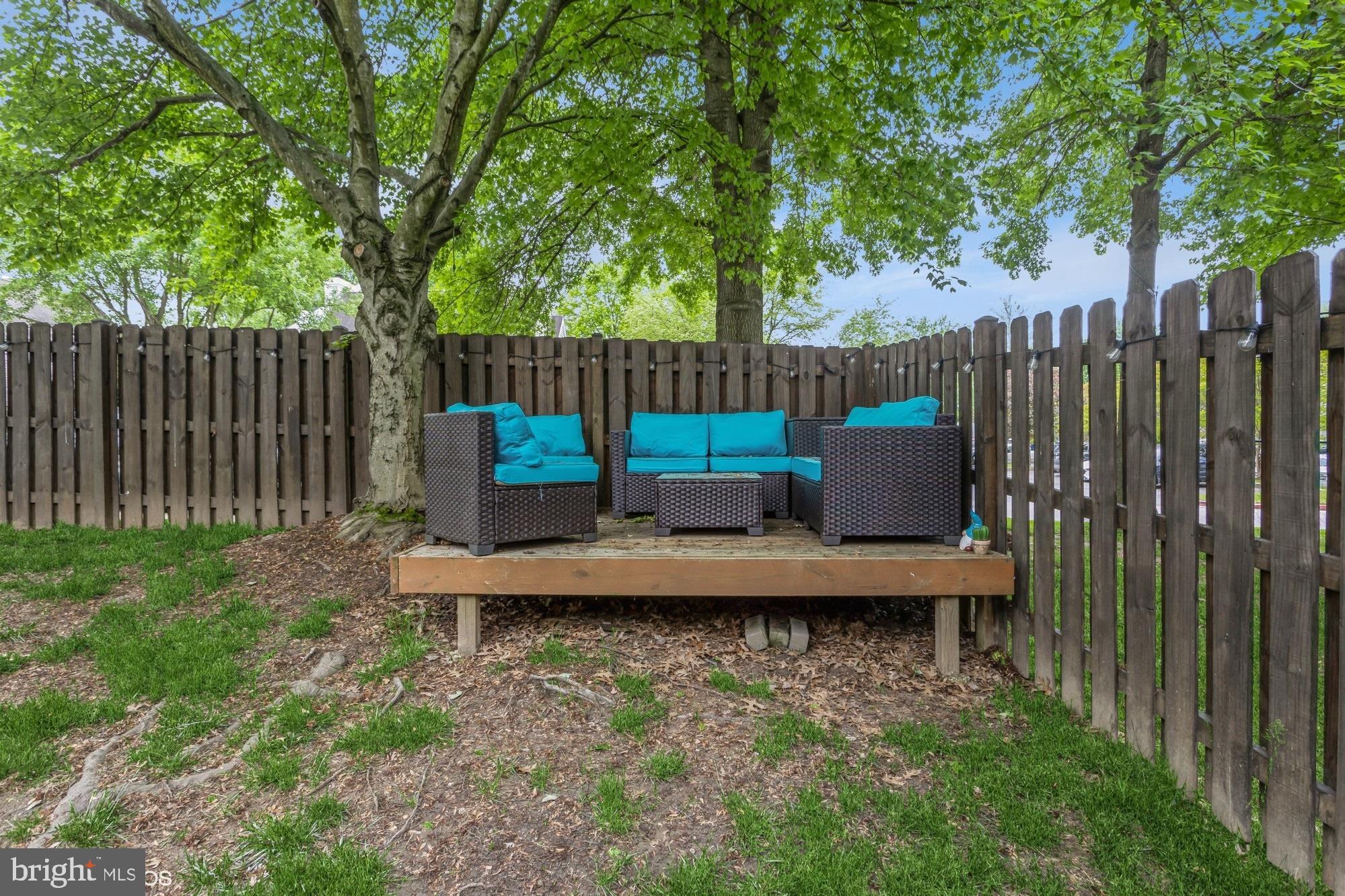 8570 Harvest View Ct