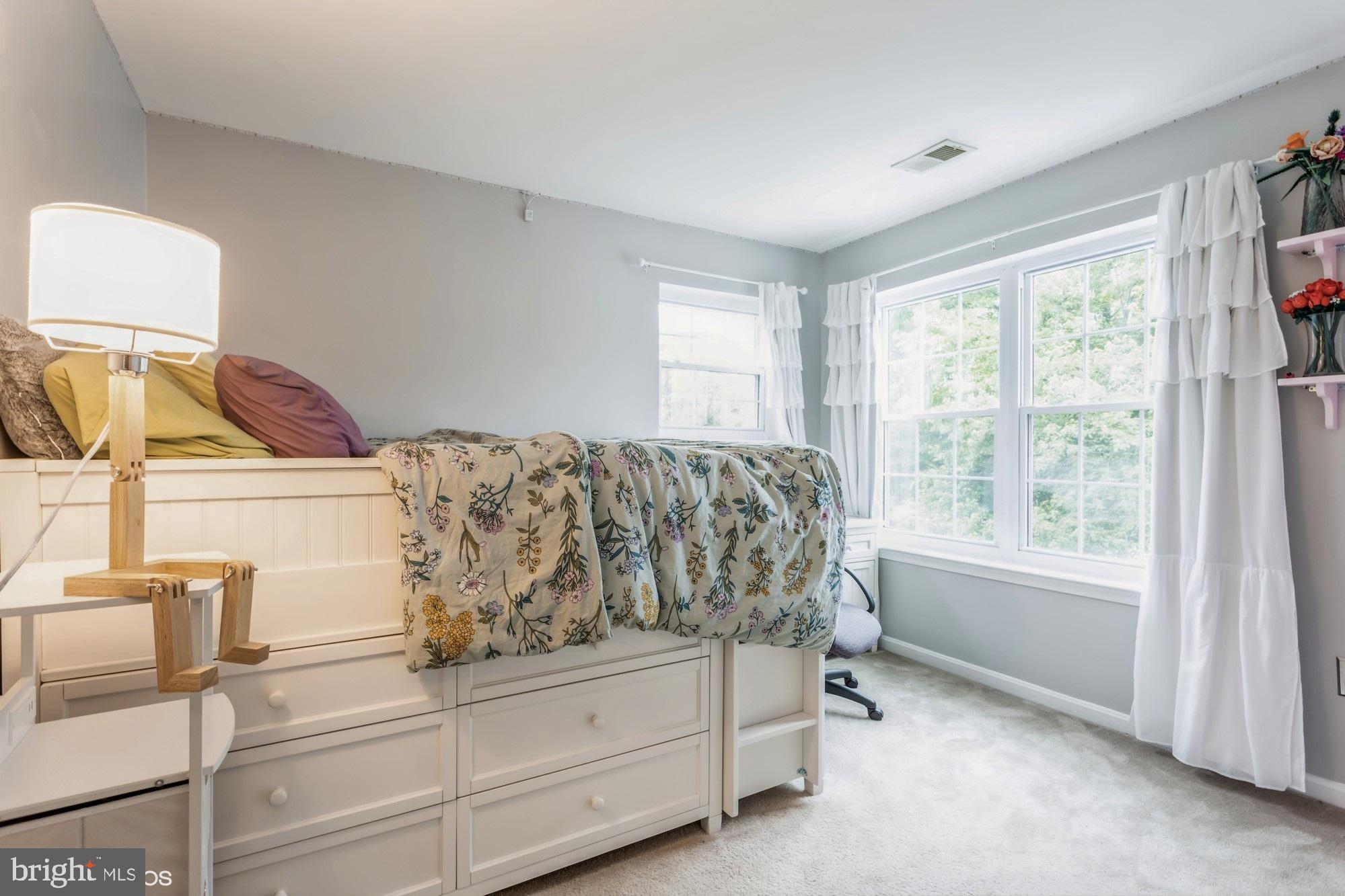 8570 Harvest View Ct