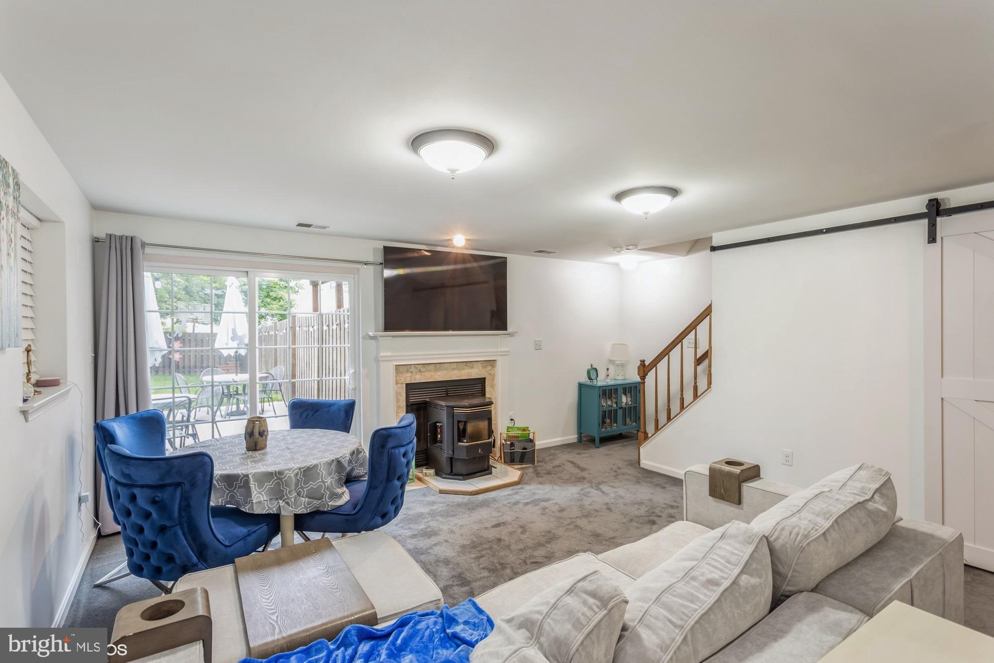 8570 Harvest View Ct