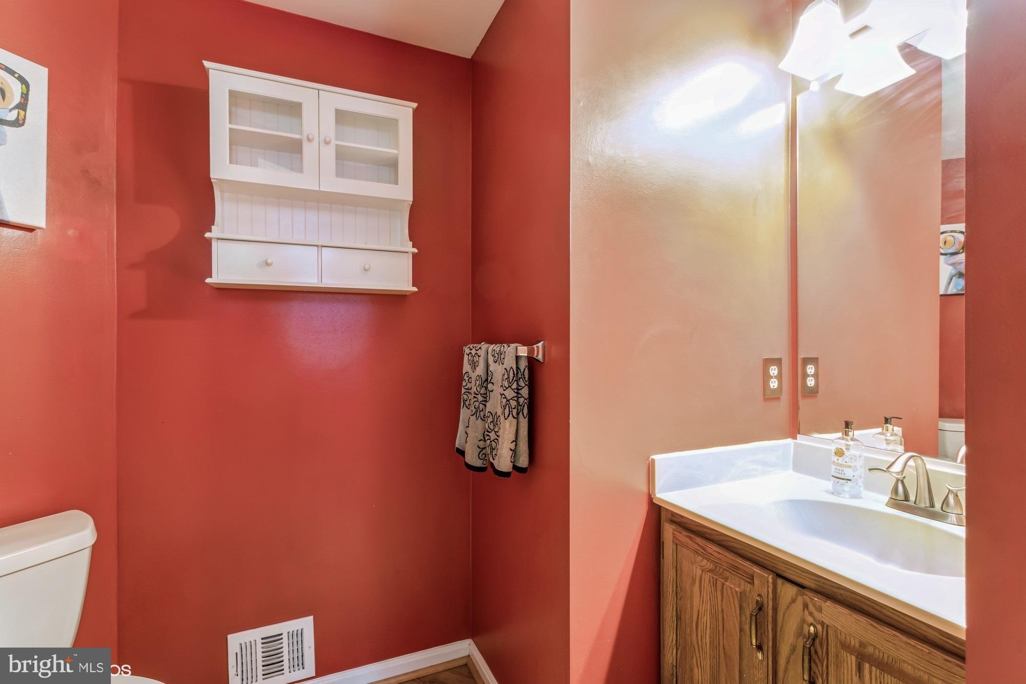 8570 Harvest View Ct