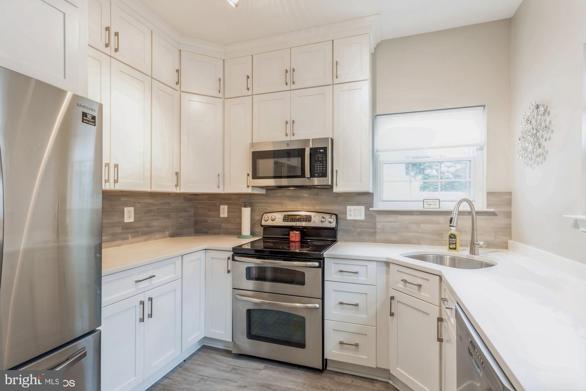 8570 Harvest View Ct